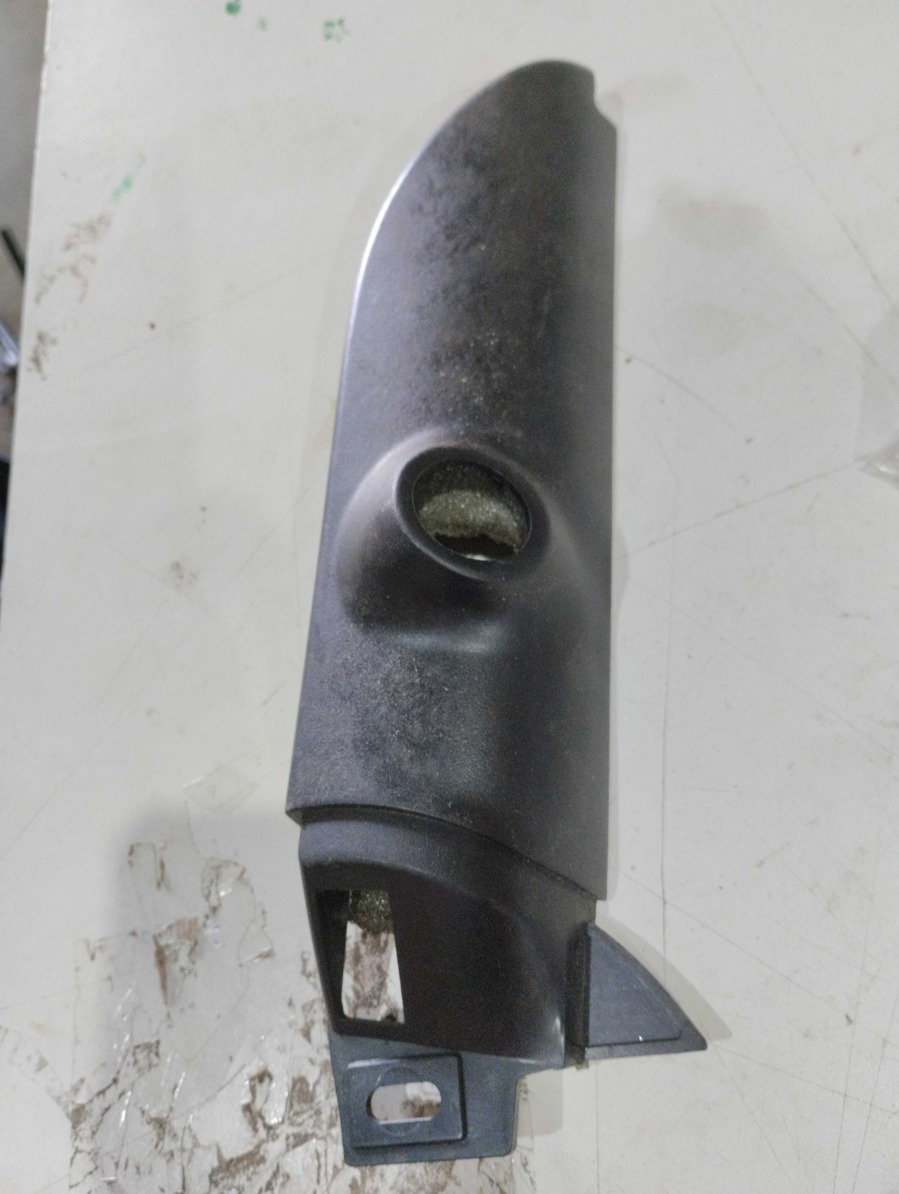 Acabamento interno moldura retrovisor direita VW Fox 2004