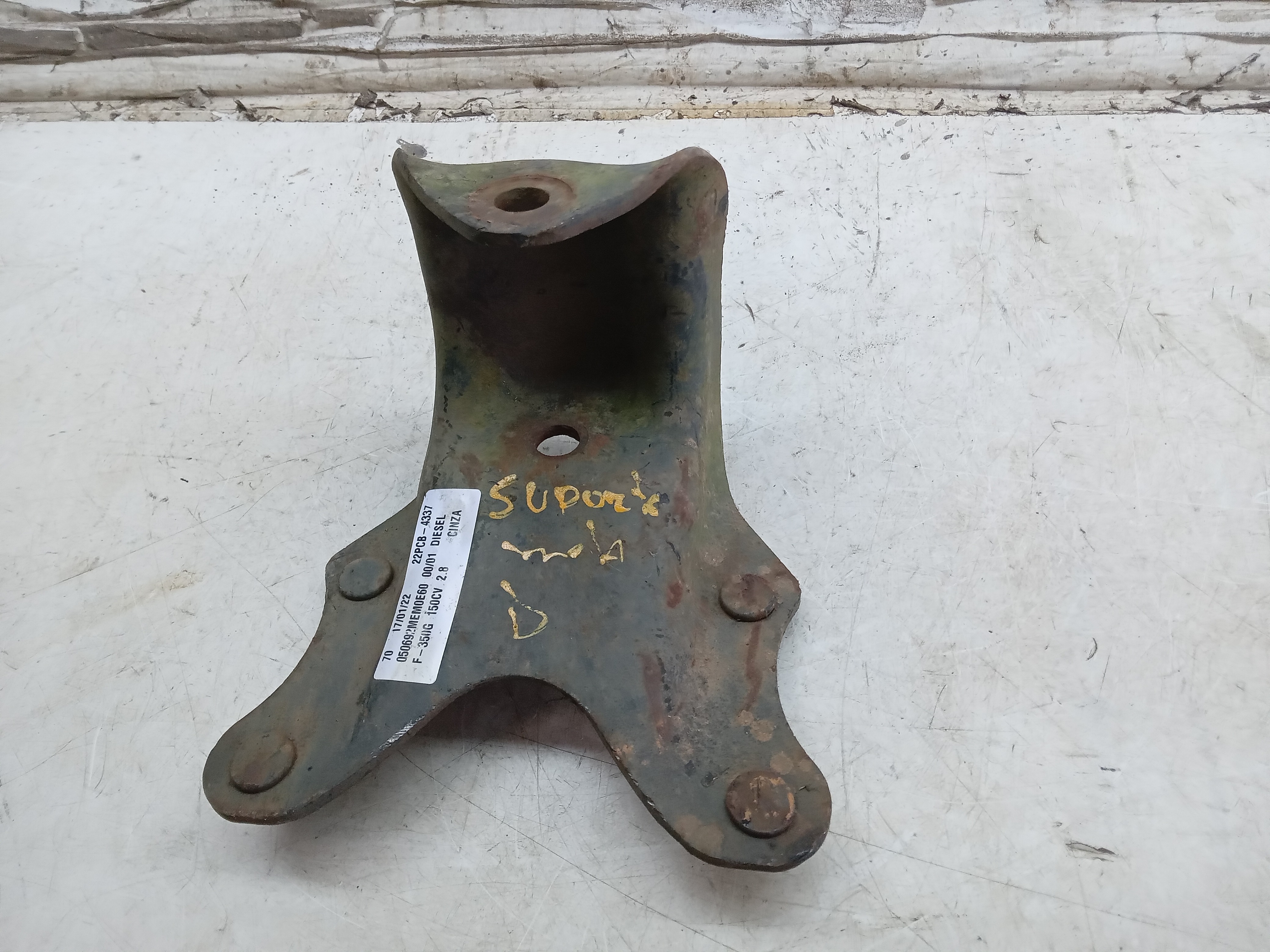 SUPORTE FEIXE MOLA FORD F350 2001