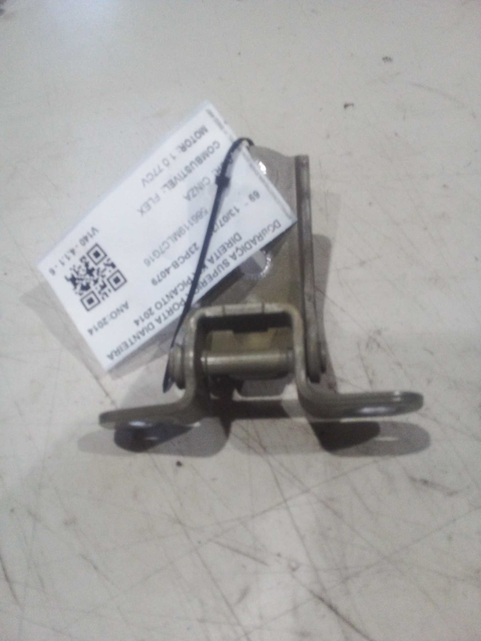 DOBRADIÇA SUPERIOR PORTA DIANTEIRA DIREITA KIA PICANTO 2014 1
