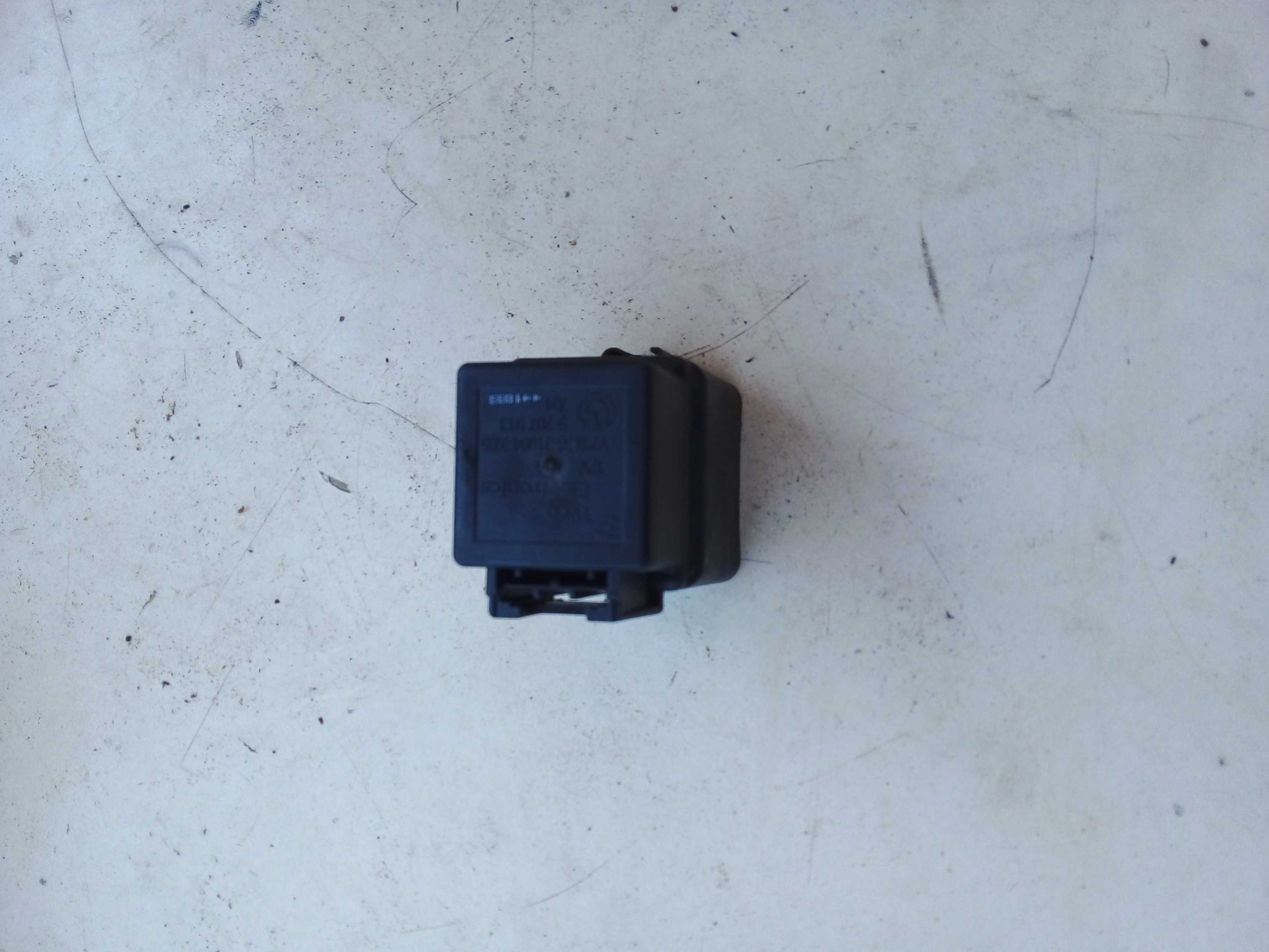 RELÉ COFRE MOTOR BMW 320  2019 2