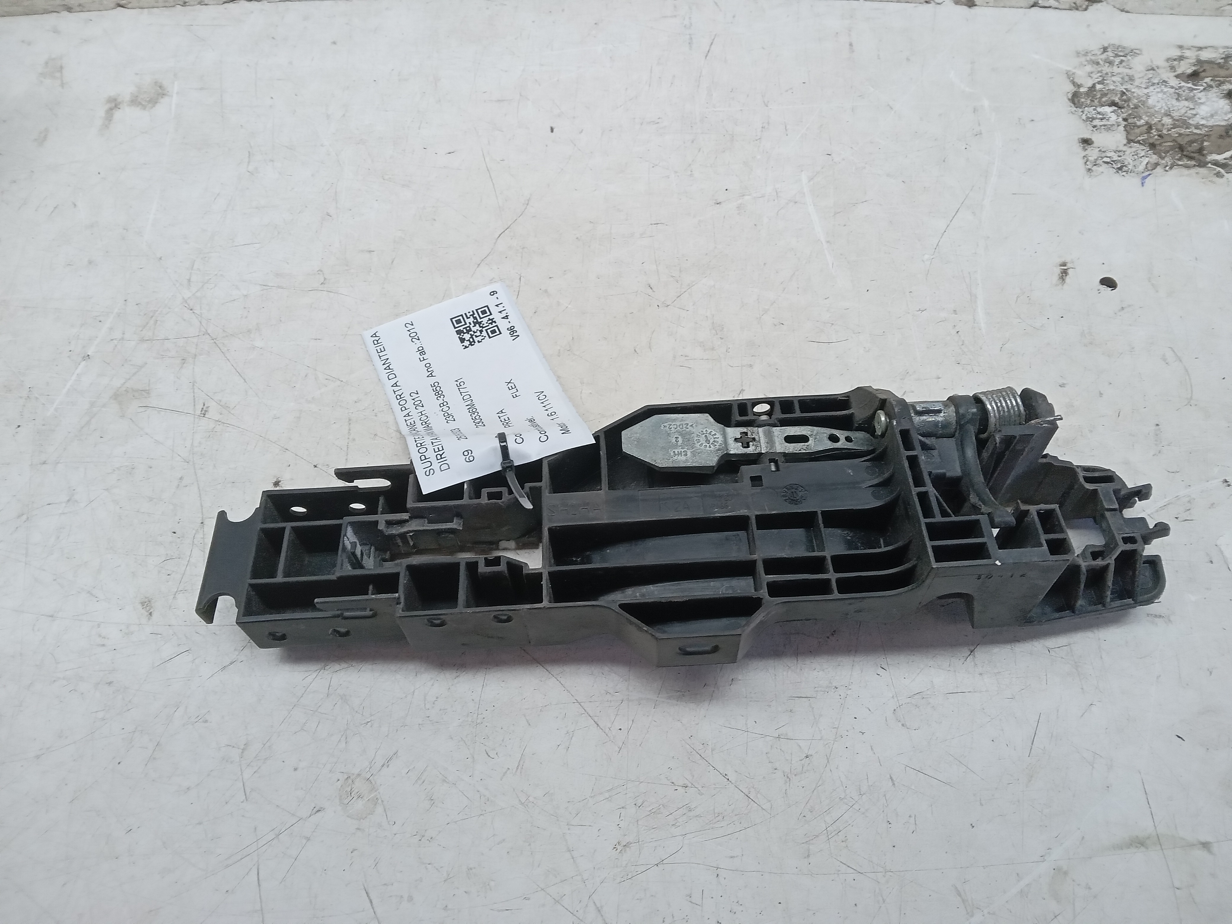 SUPORTE MAÇANETA PORTA DIANTEIRA DIREITA NISSAN MARCH 2012 2