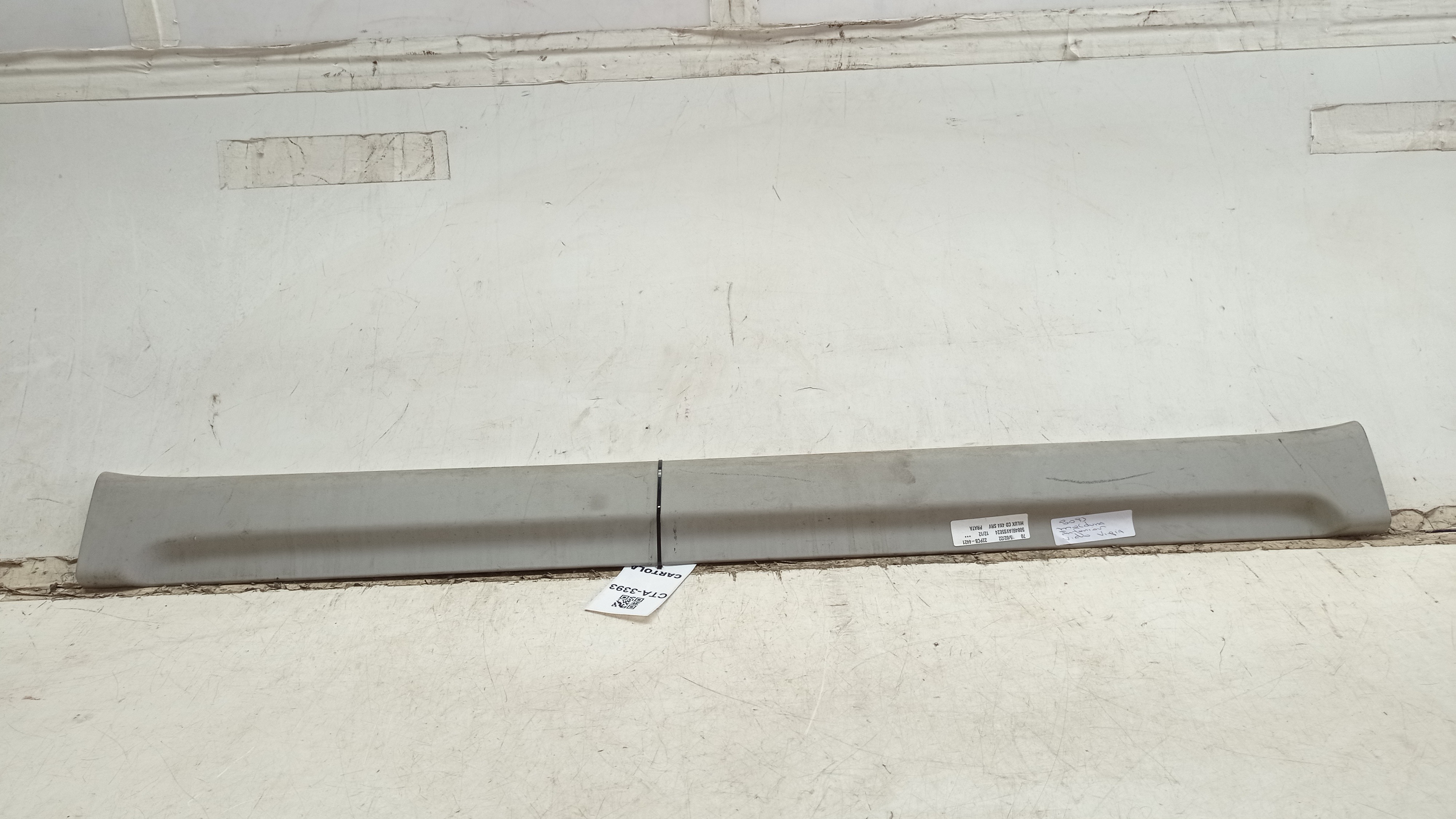 64261 0k030  Acabamento Teto Traseiro Toyota Hilux 06  10