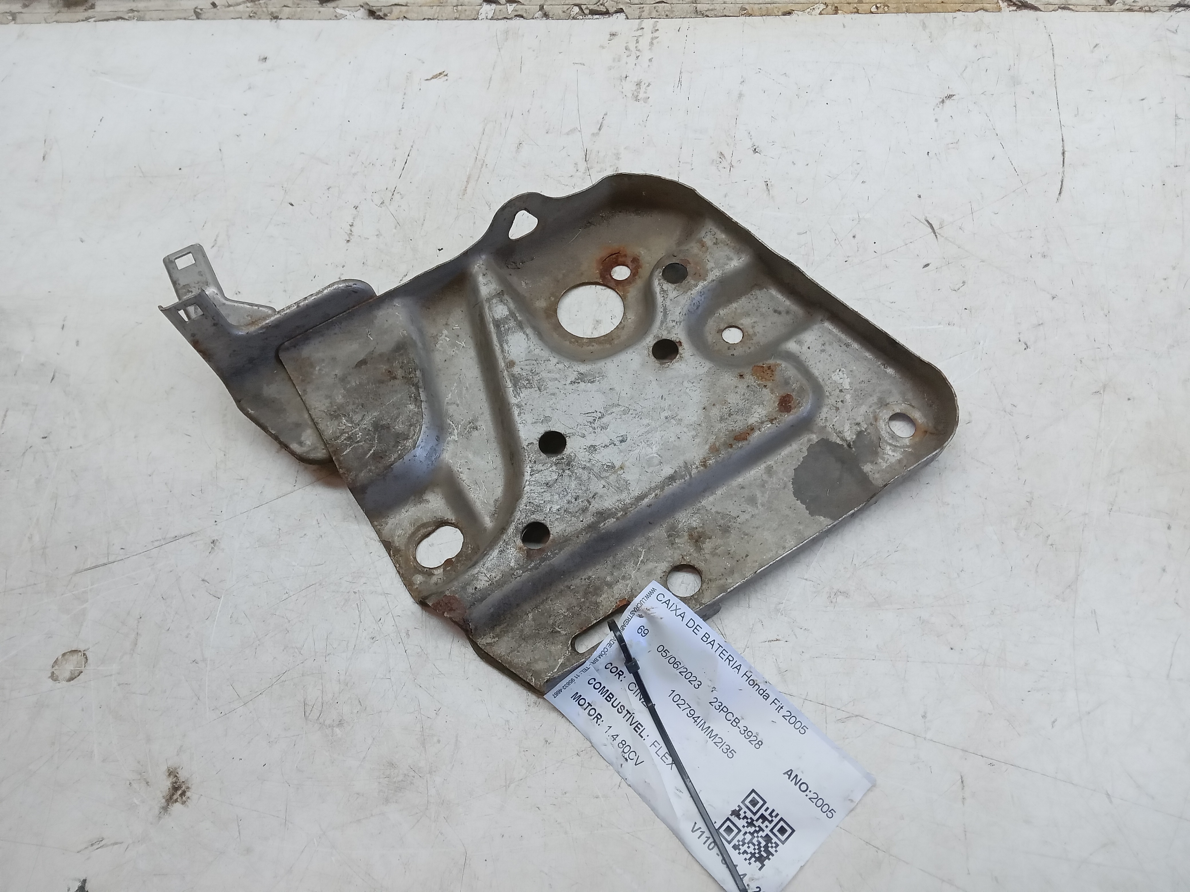SUPORTE BASE BATERIA Honda Fit 2005 1
