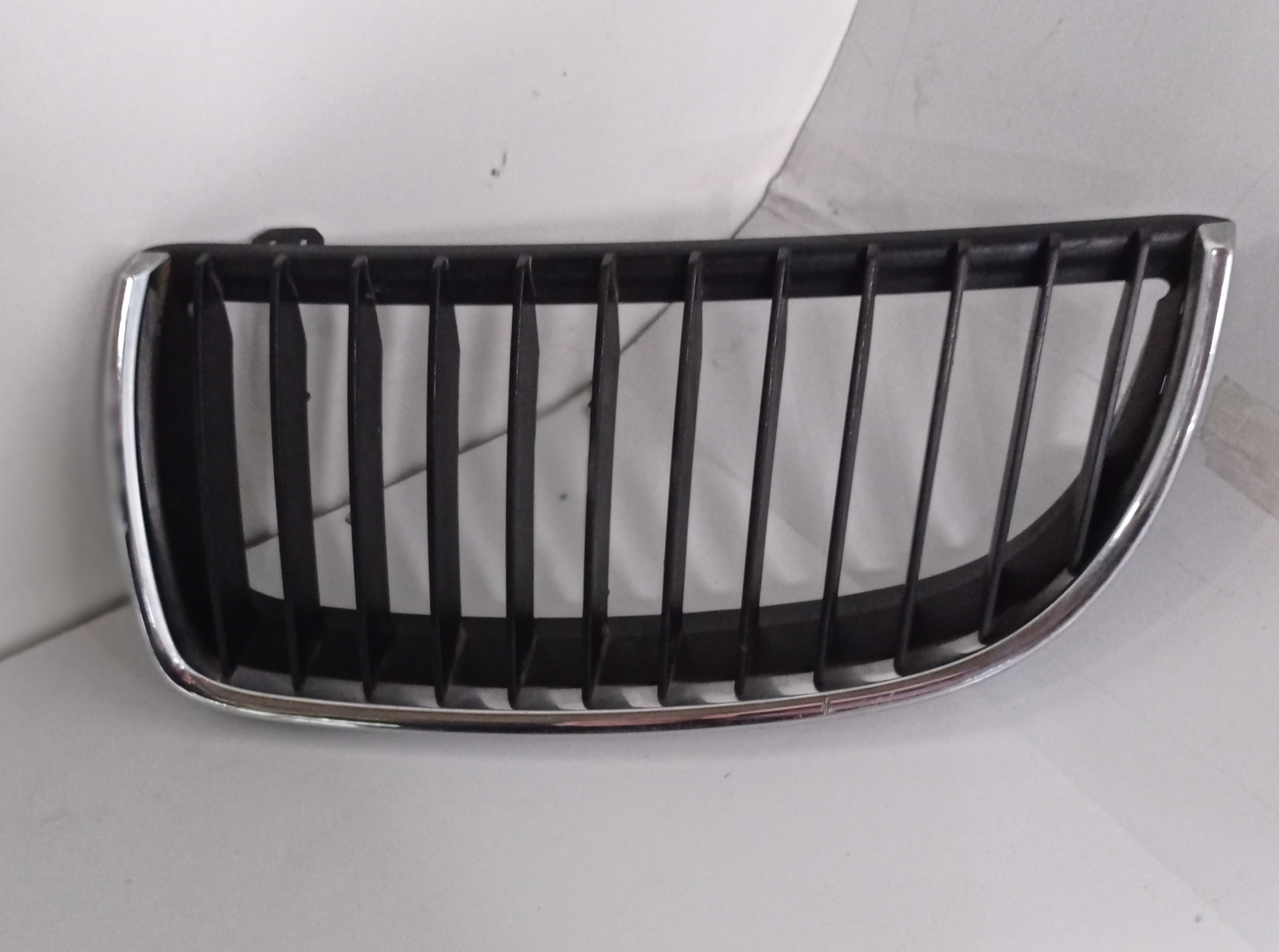 22405910 Grade Dianteira Esquerda Bmw Serie 3 320 2007