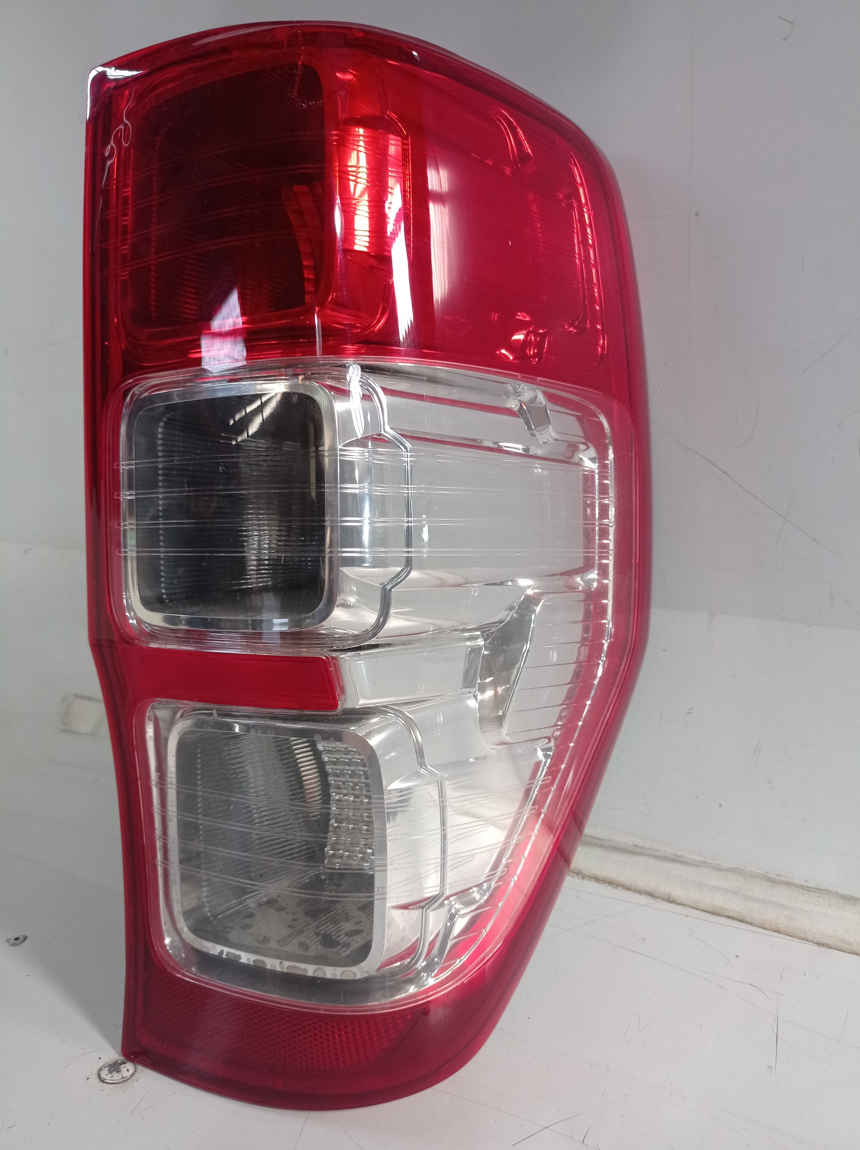LANTERNA TRAS DIREITA FORD RANGER 2013 A 2019 RECUPERADA 2