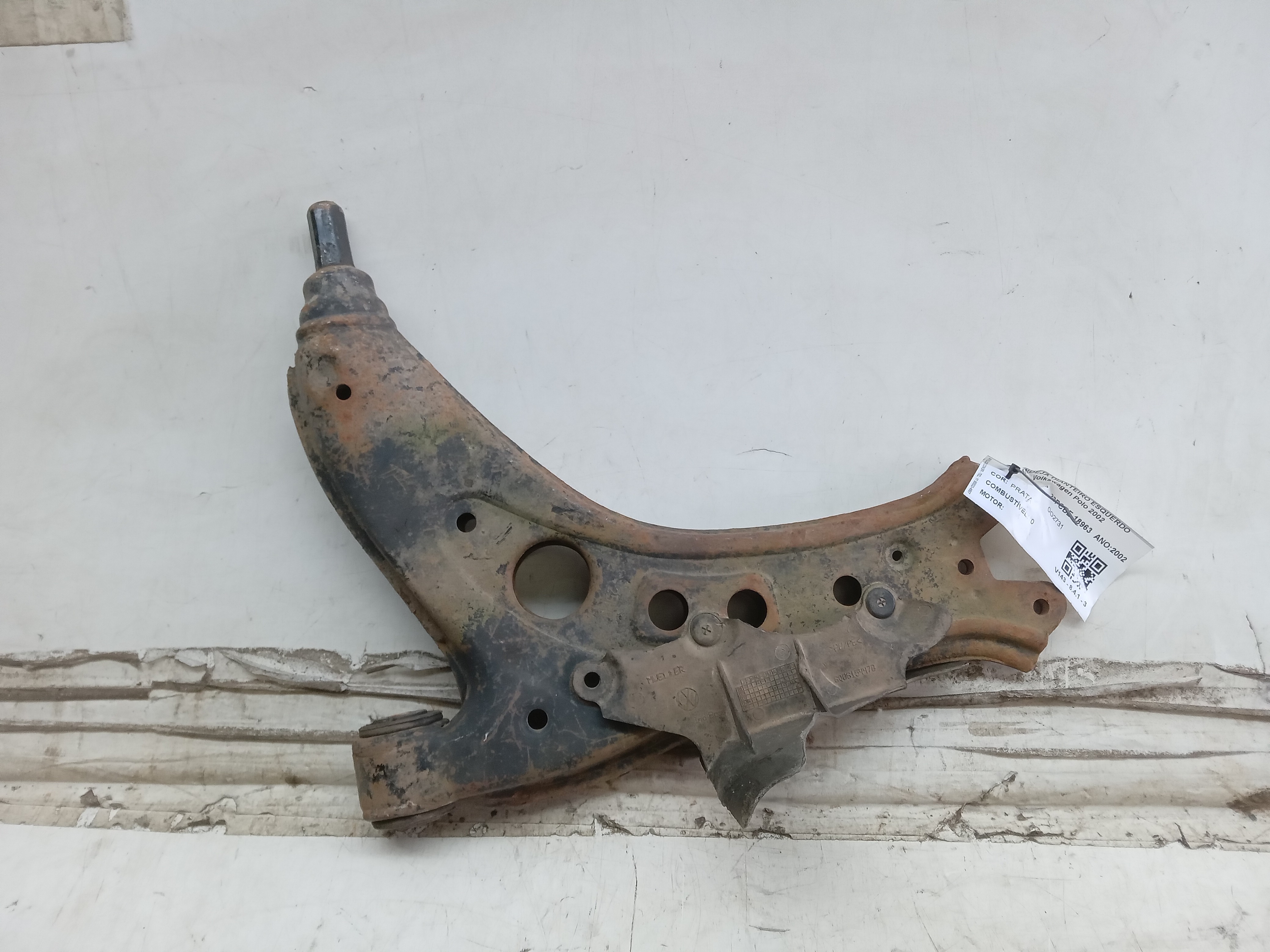 BANDEJA BALANÇA DIANT LE Volkswagen Polo 2002 1