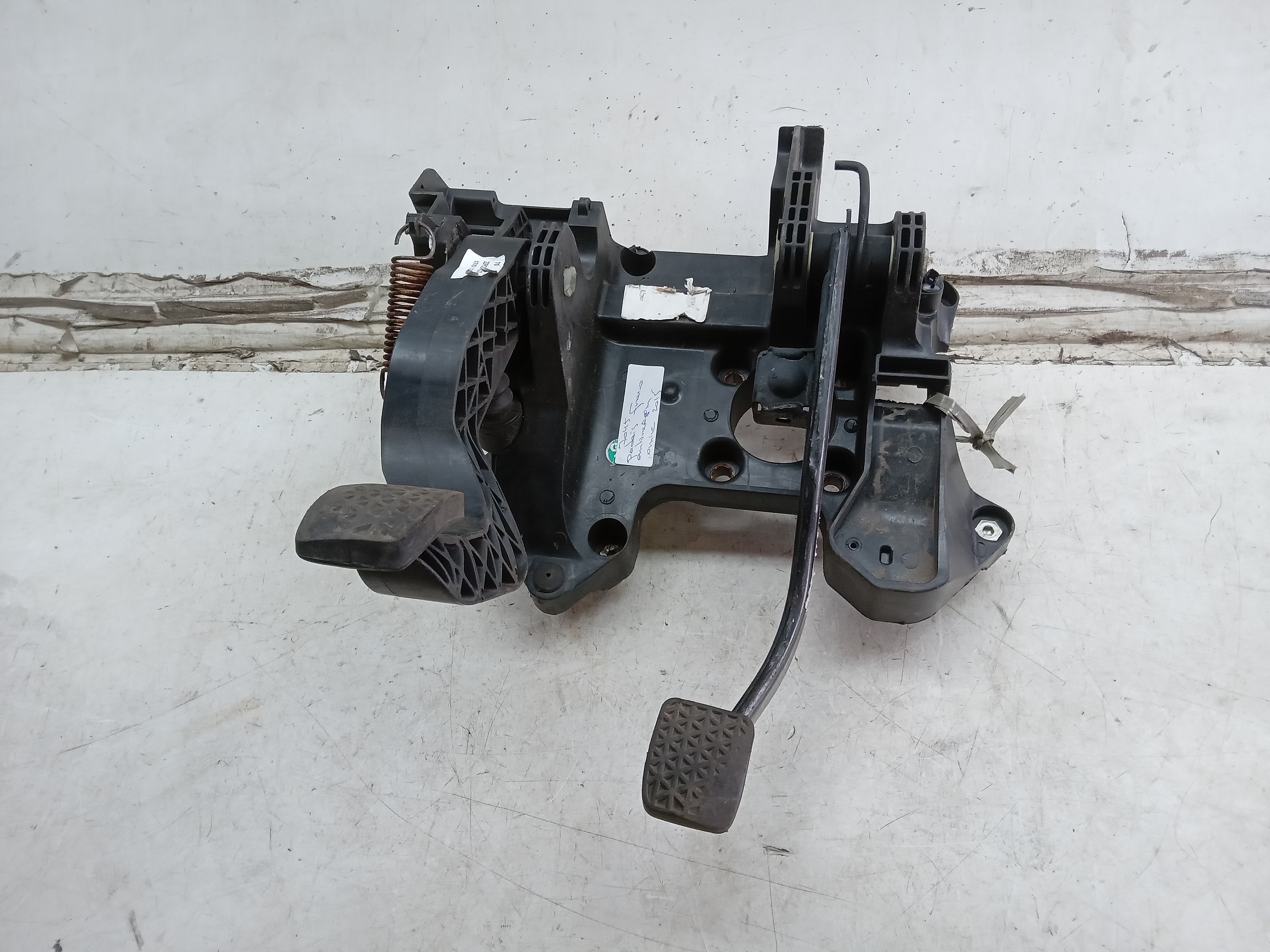 PEDALEIRA PEDAL FREIO E EMBREAGEM GM ONIX 2015 1