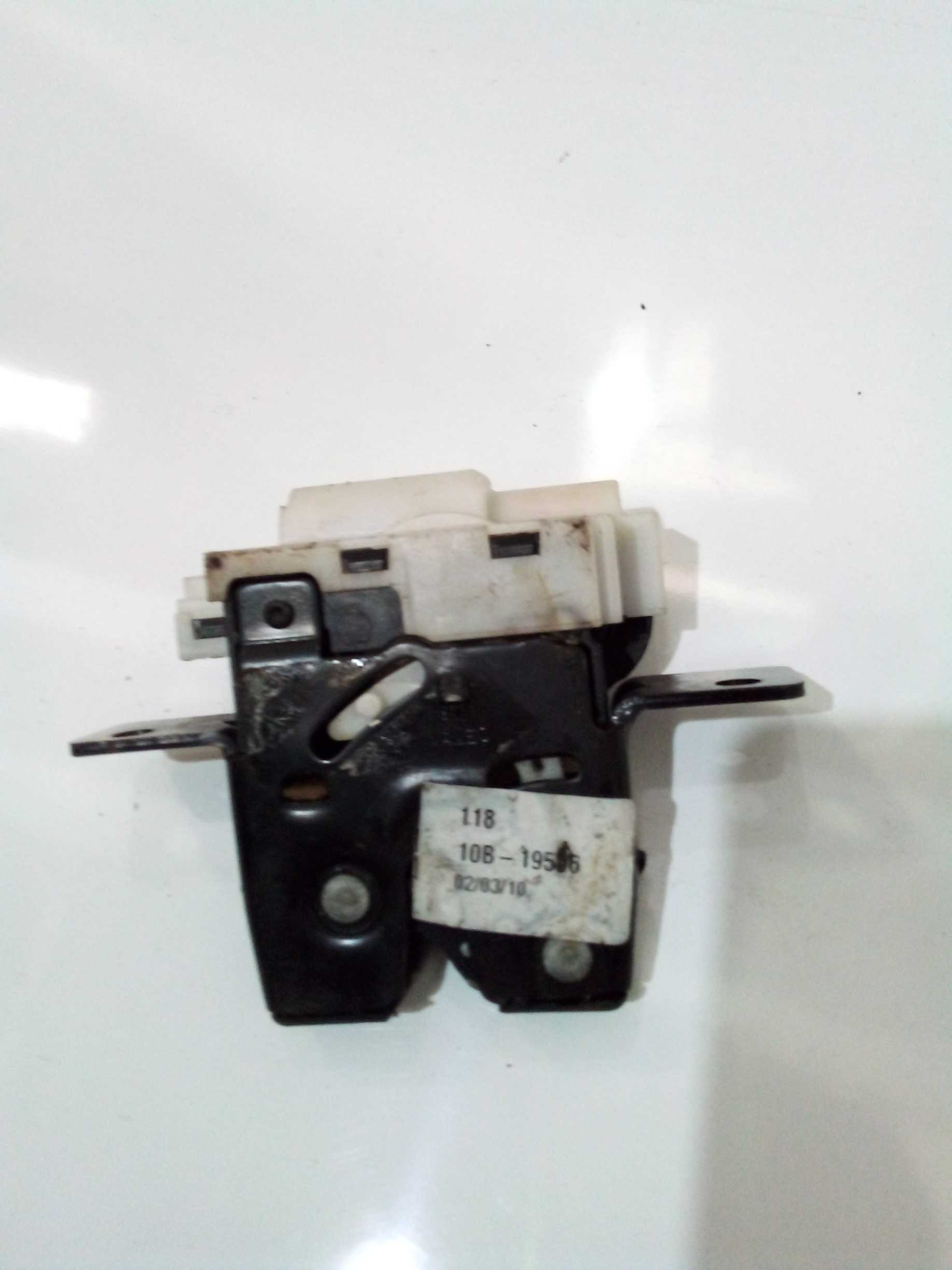 Fechadura Da Tampa Traseira Renault Megane Sedan 2008 1