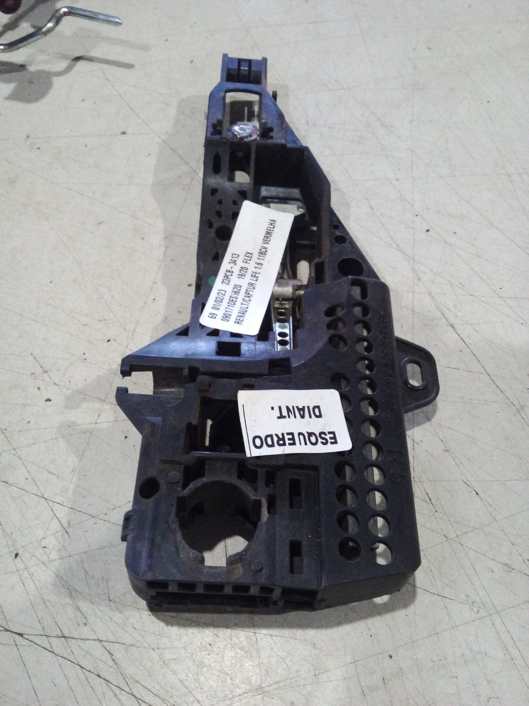 BASE SUPORTE MAÇANETA ESQ DIANT CAPTUR 2019 252448R5