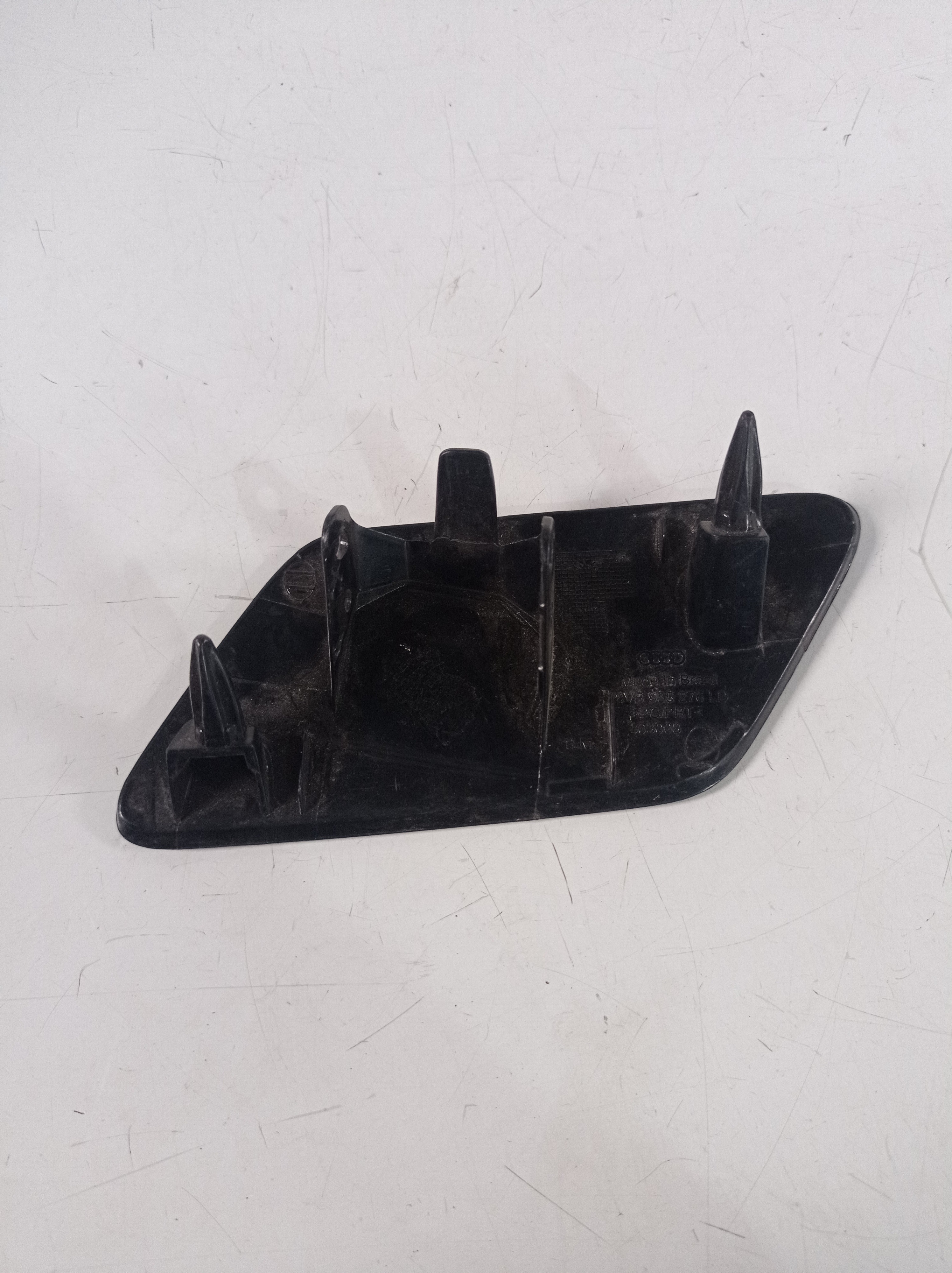 8vb955276 Tampa Esguicho Farol Direito Audi A3 2020 2
