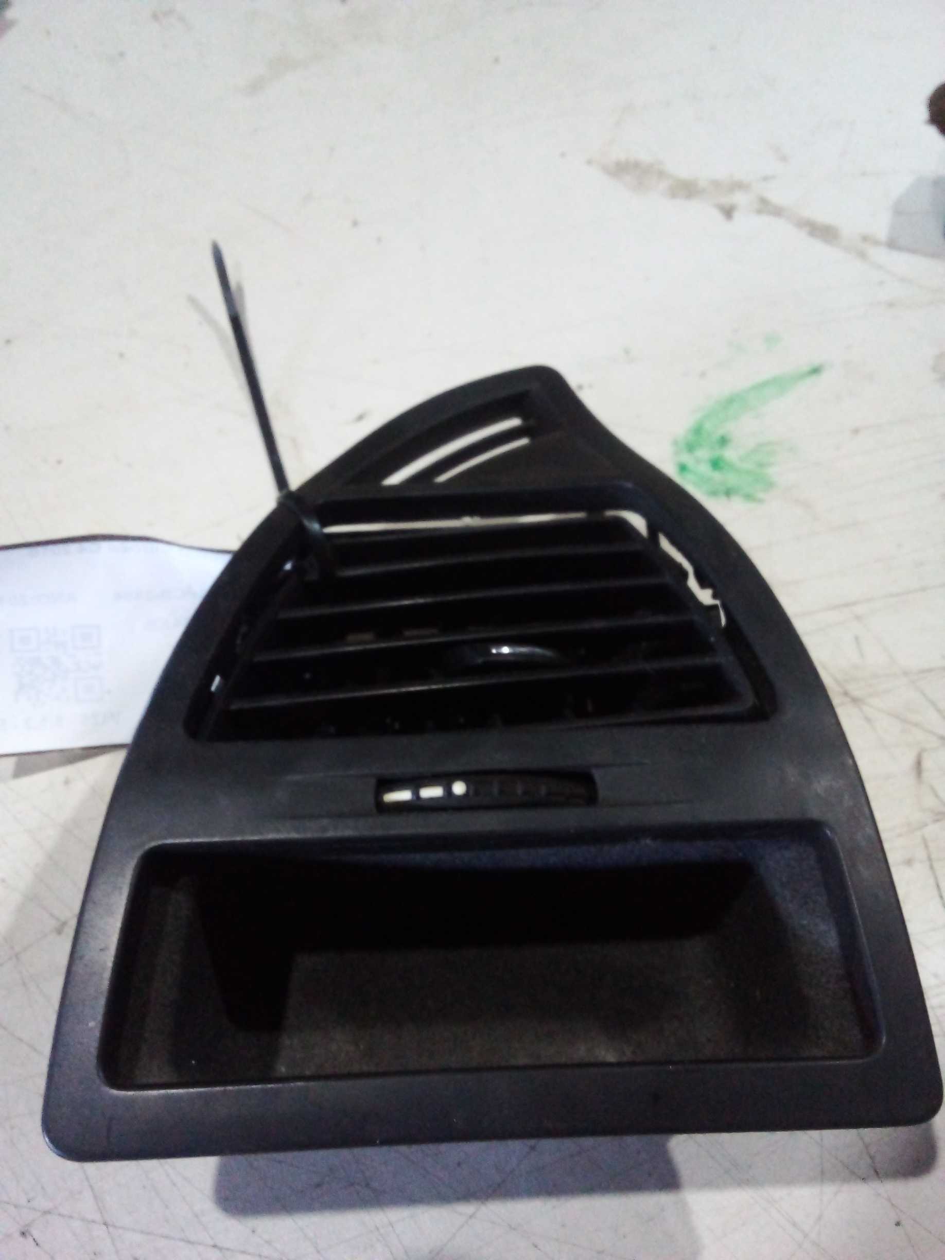 DIFUSOR DIREITO Citroën C4 2010 9649598677 2