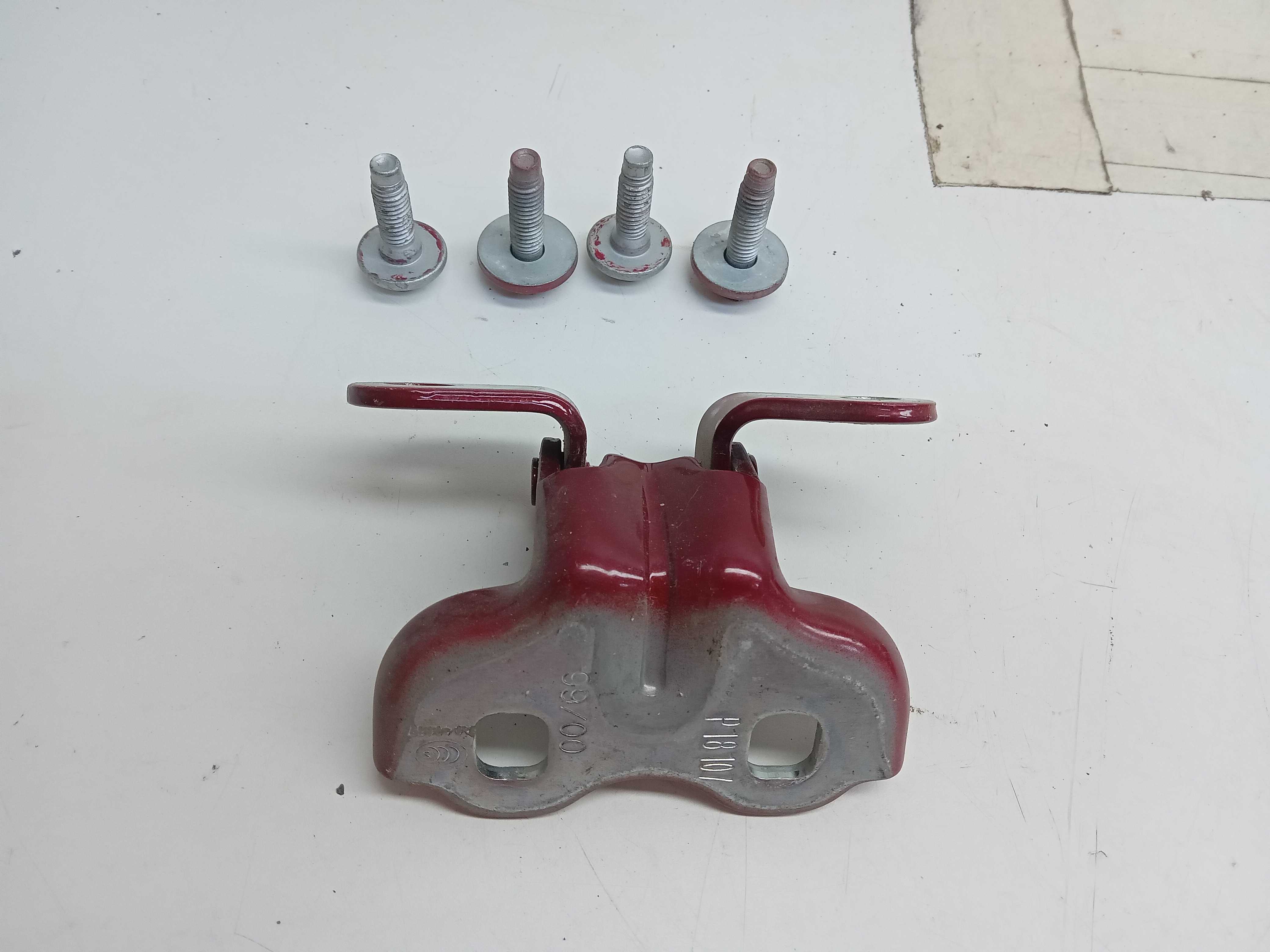 DOBRADIÇA INFERIOR PORTA TRAS LD GM ONIX 2019 2