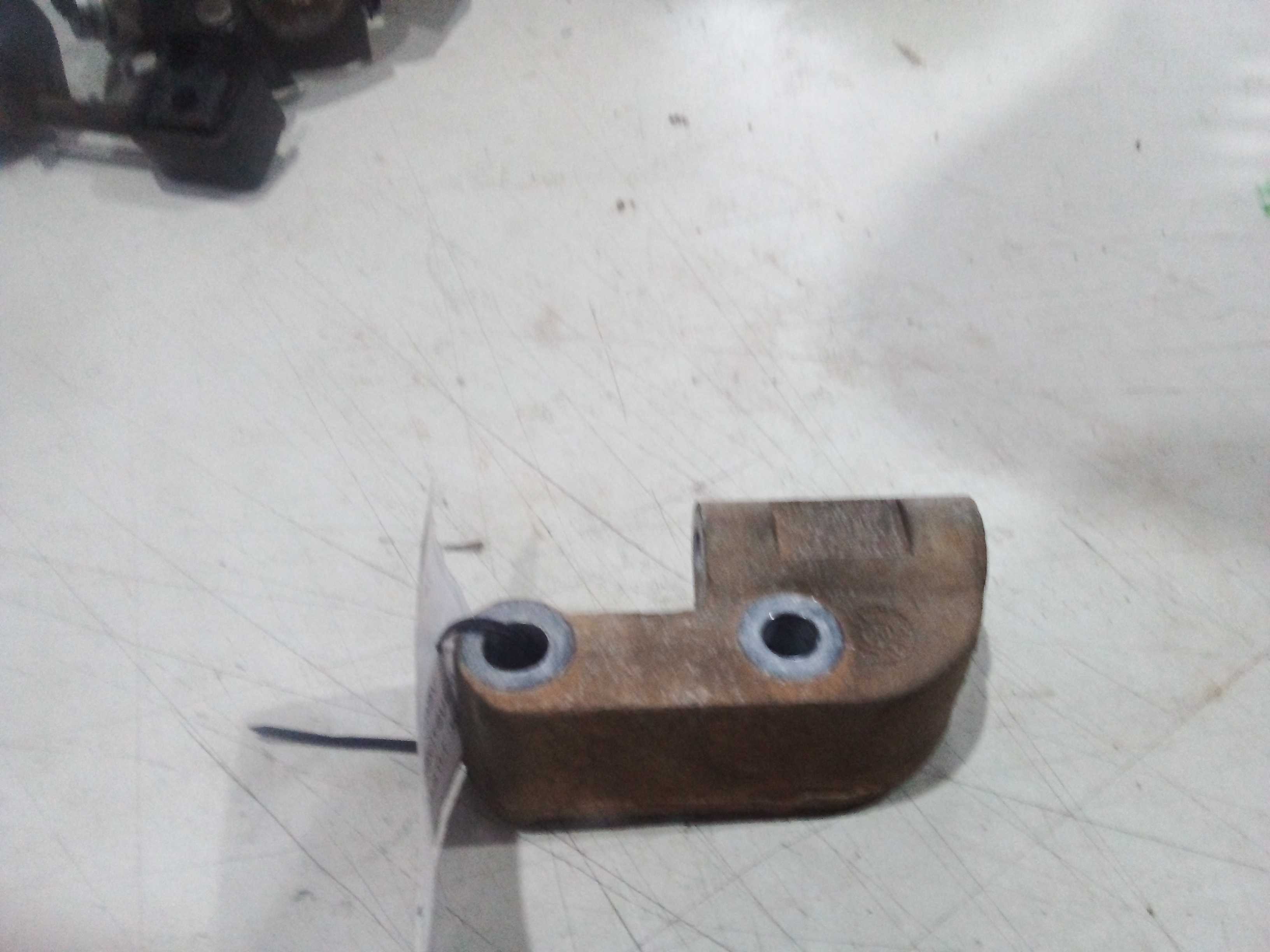 SUPORTE DO ALTERNADOR Chevrolet Corsa Sedan 2001 2