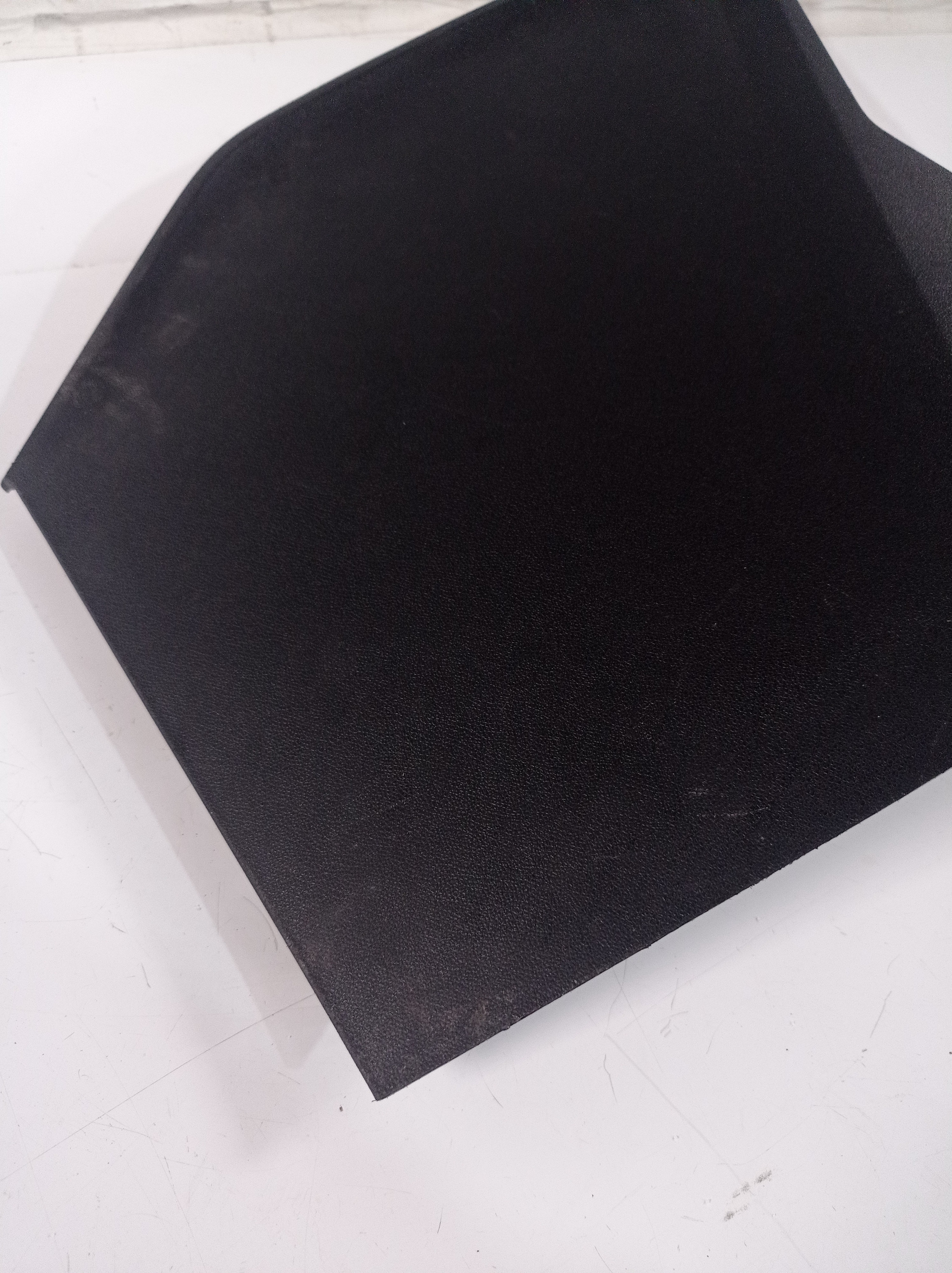 9809051877 Moldura Console Central Tras Esq Peugeot 3008 3