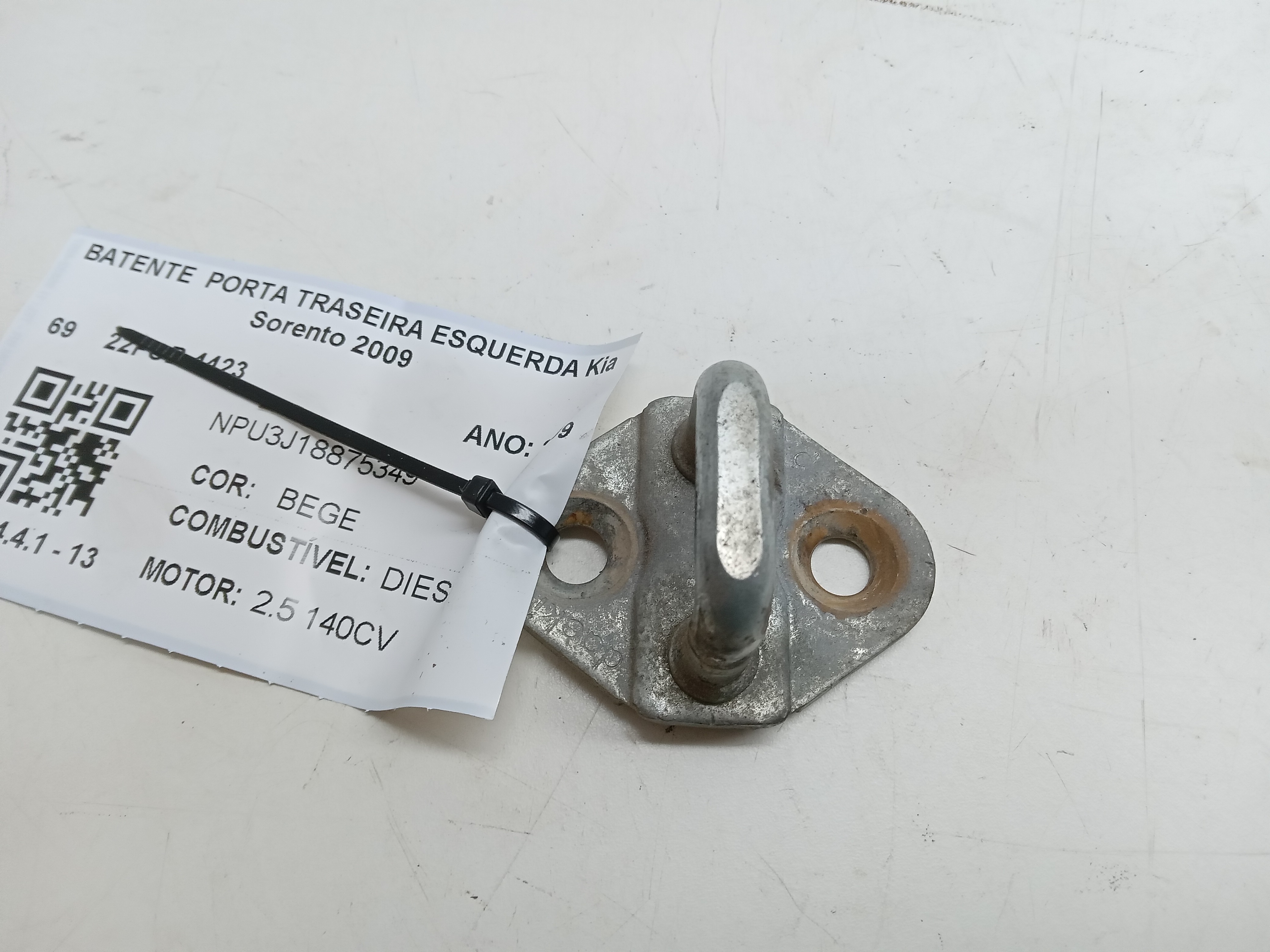 BATENTE PORTA TRASEIRA LE Kia Sorento 2009 1