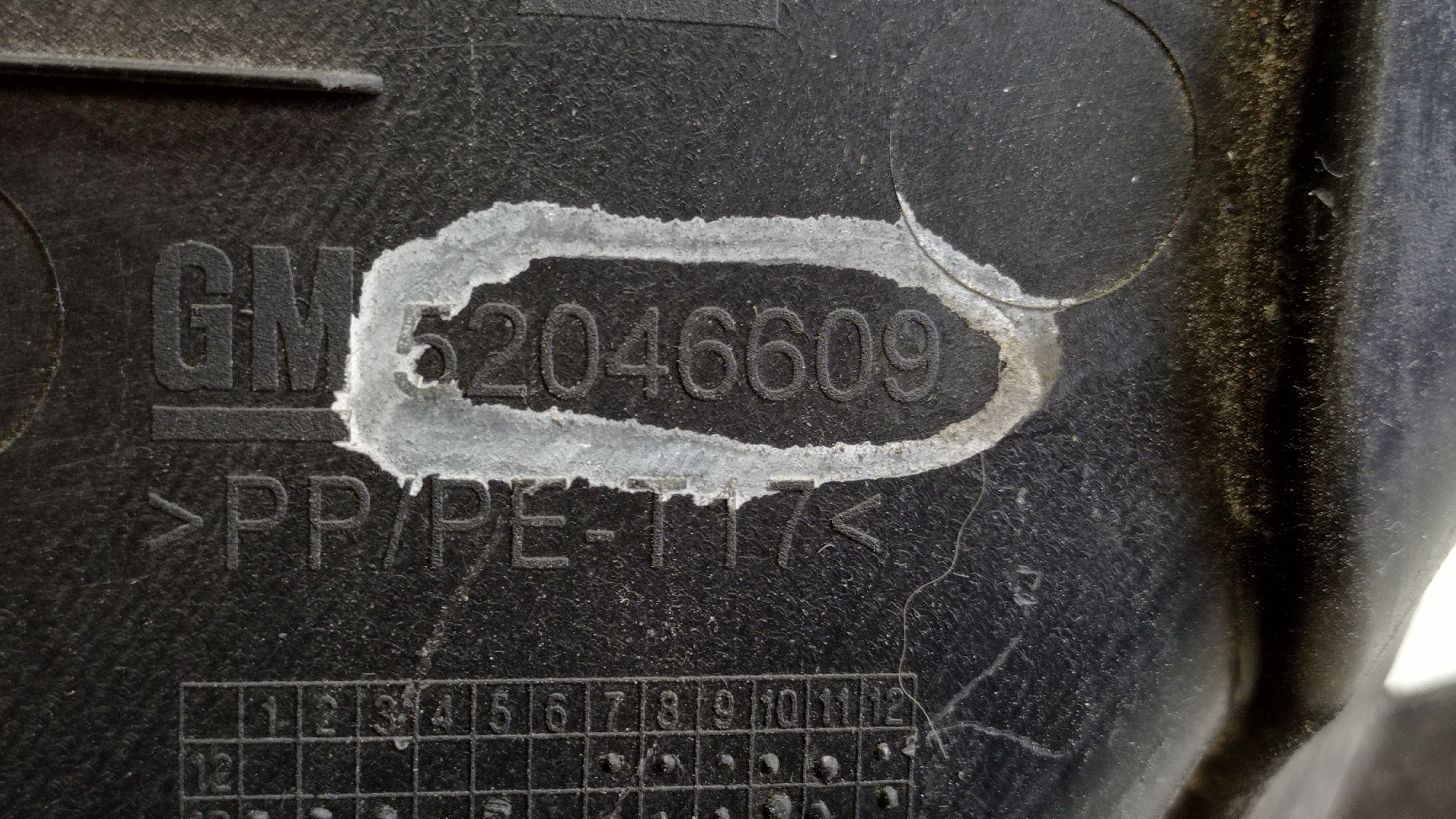 52046609  Moldura Coluna Onix Traseira Esquerda 2016 3