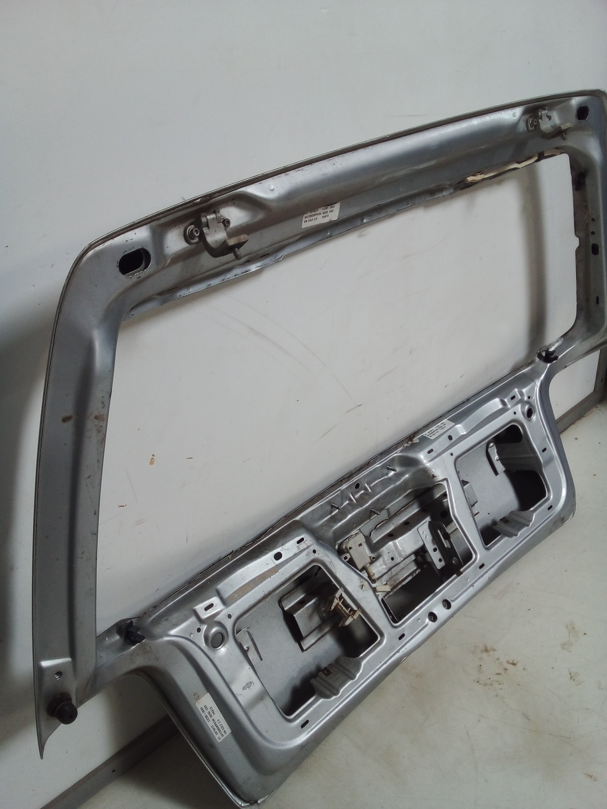 Tampa Traseira Volkswagen Golf 2003 Para Recuperar 6