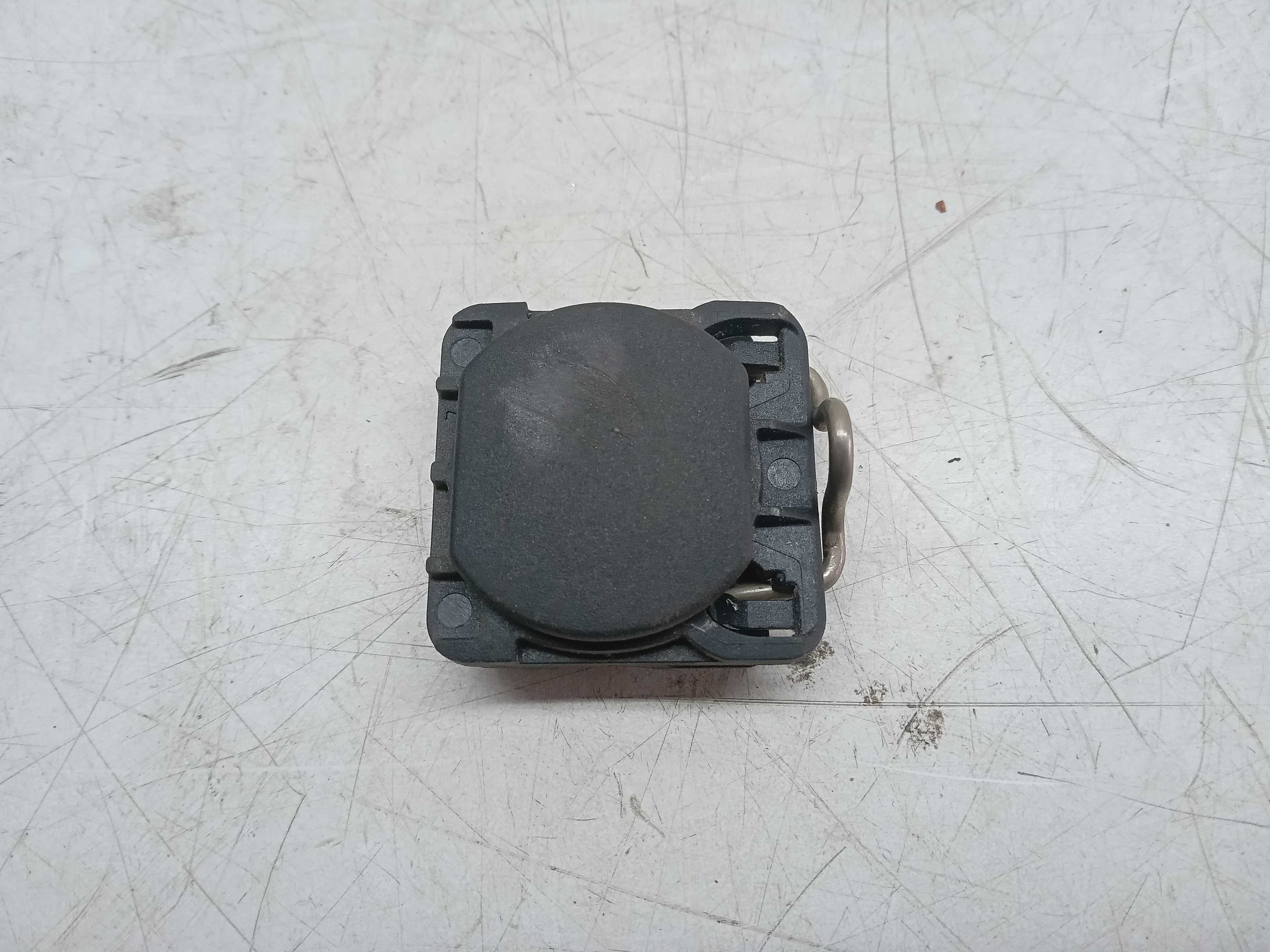 TRAVA MAÇANETA EXTERNA DIANT LD CHEVROLET PRISMA 2018