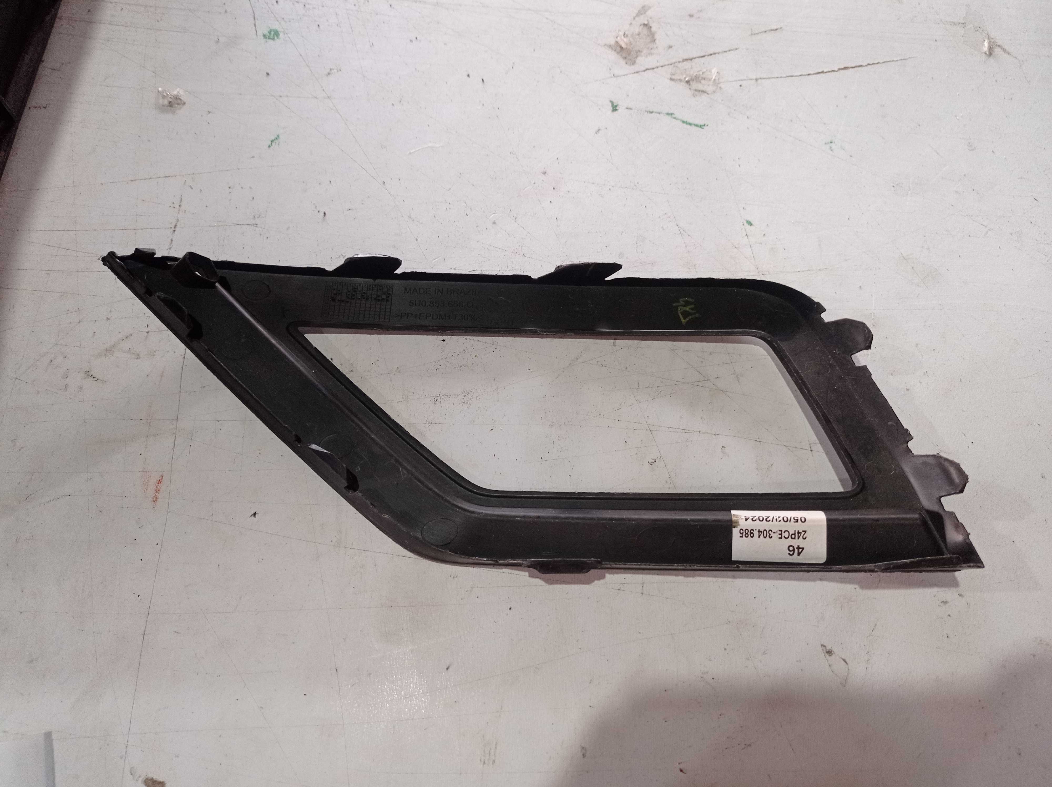 GRADE MOLDURA FAROL MILHA DIREITA VW SAVEIRO G7 2017 A 2022 2