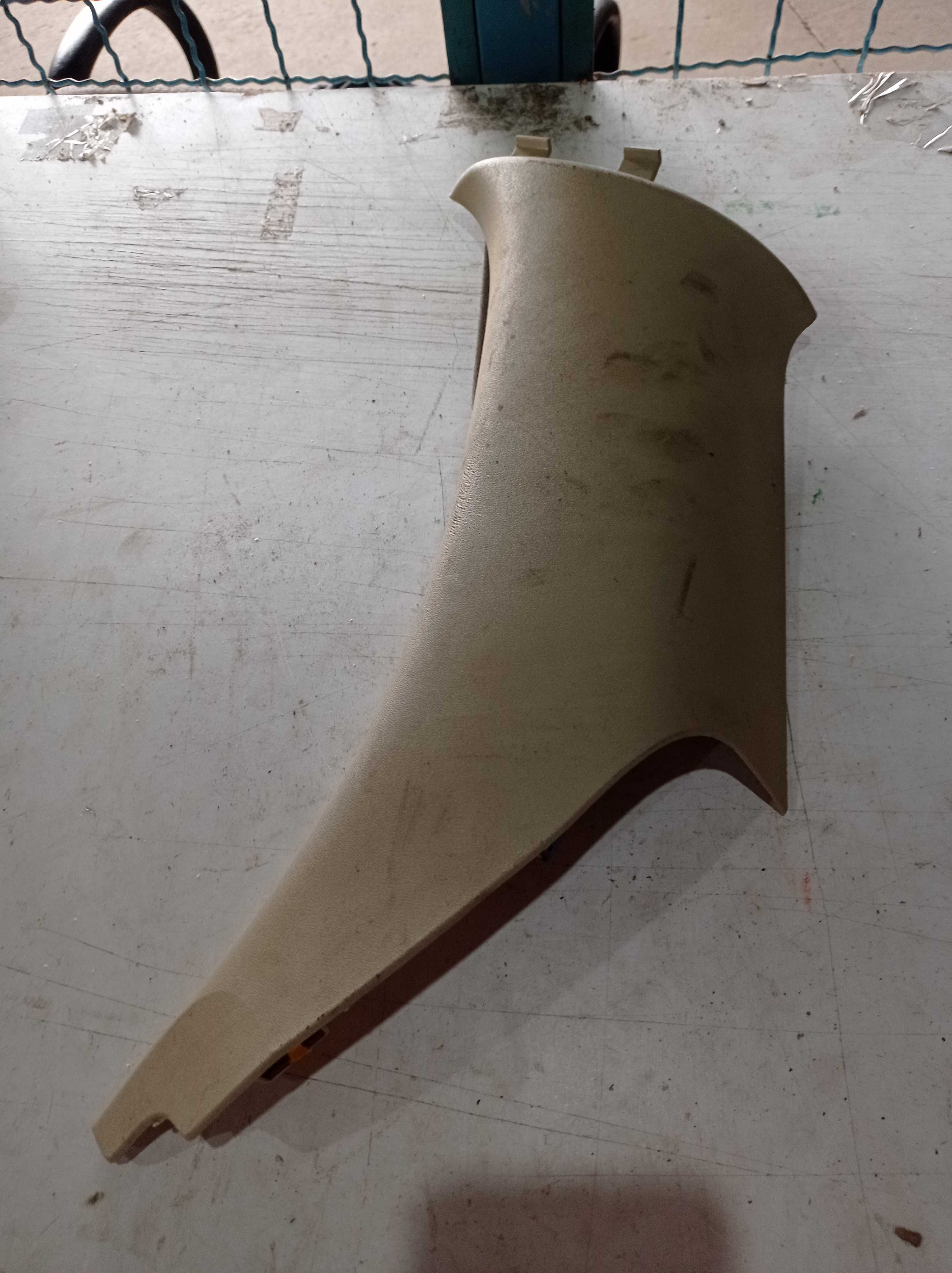 MOLDURA COLUNA TRASEIRA DIREITA VOLVO XC60 2010 2011