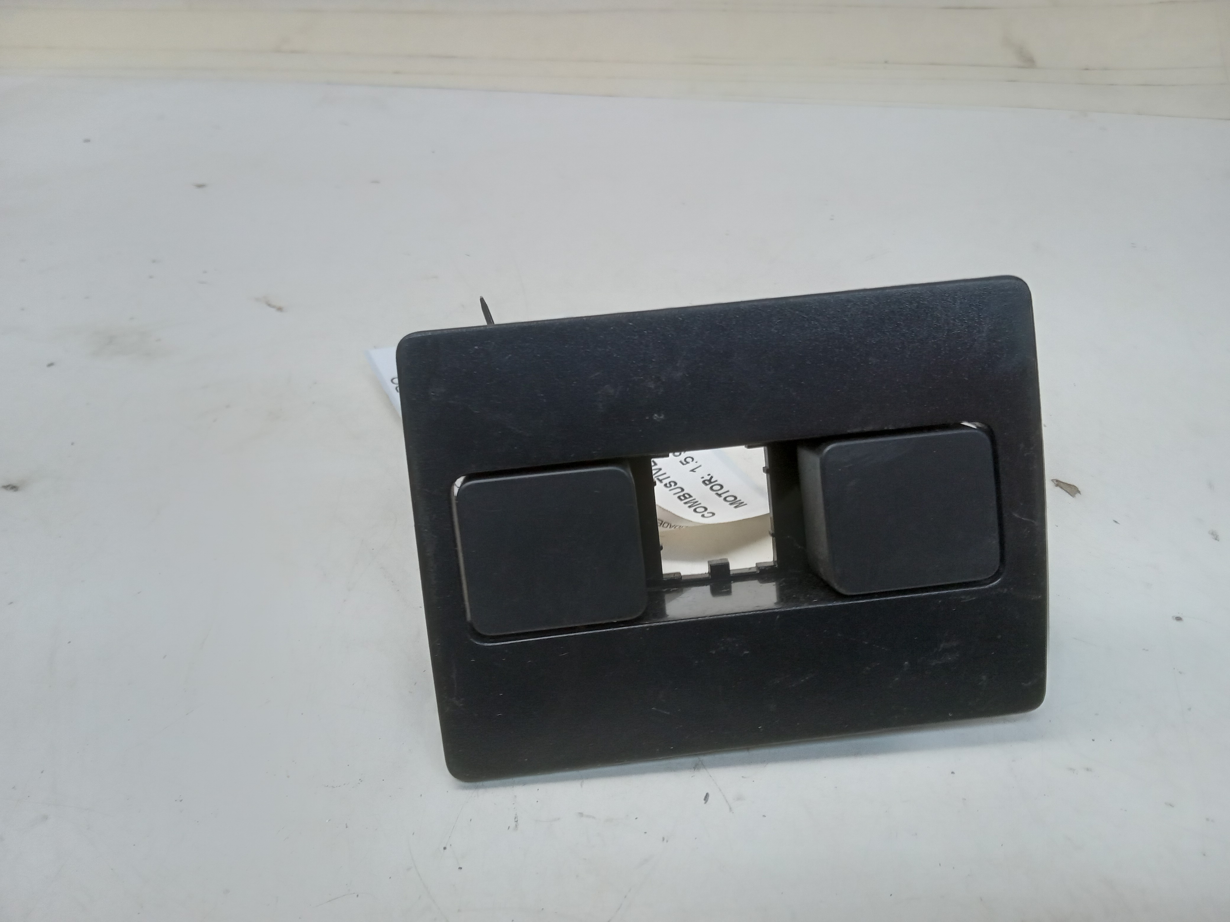 ACABAMENTOS DIVERSOS CENTRAL DO PAINEL CITROEN C3 2016