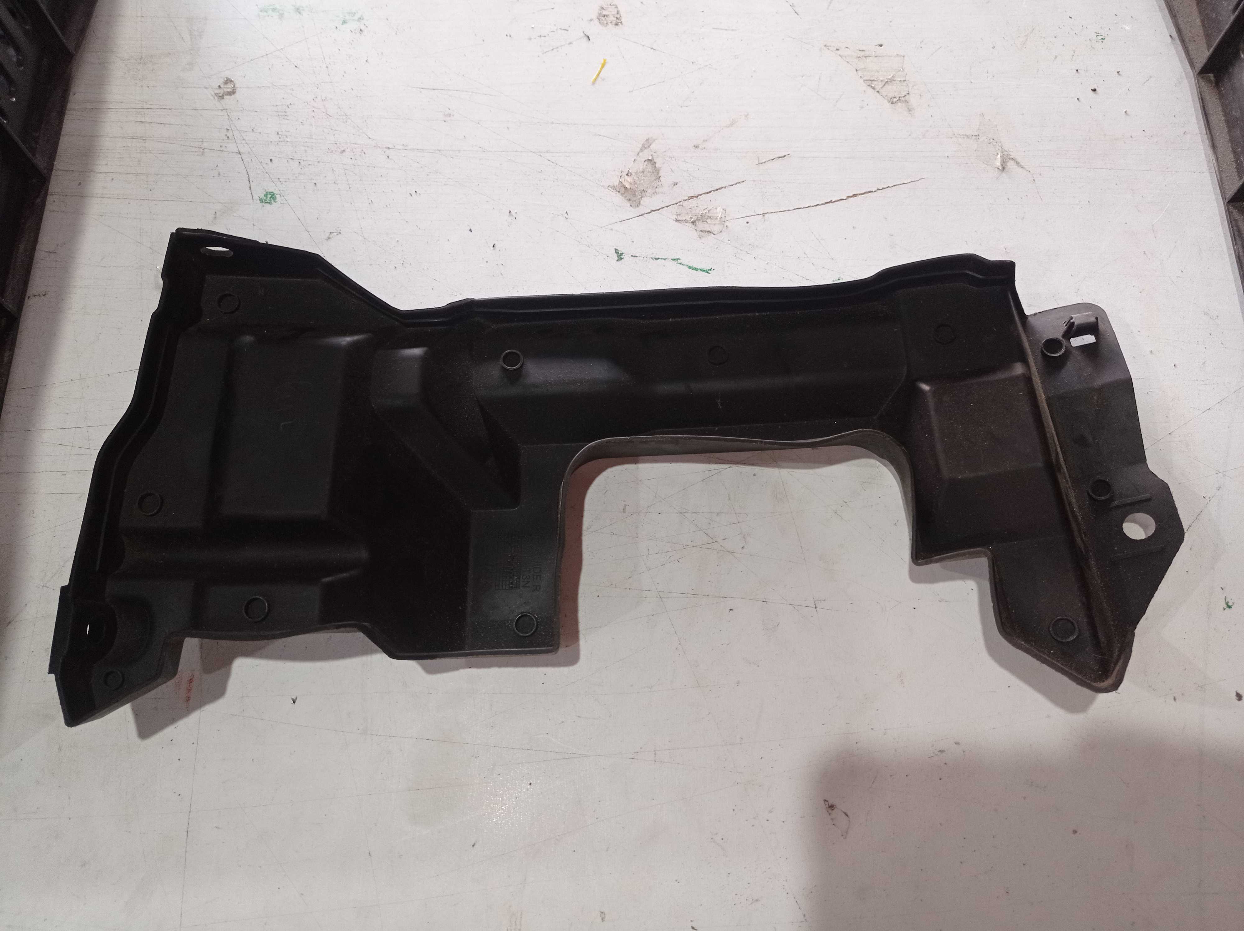 DEFLETOR DIREITO RADIADOR HONDA HRV 2016 2