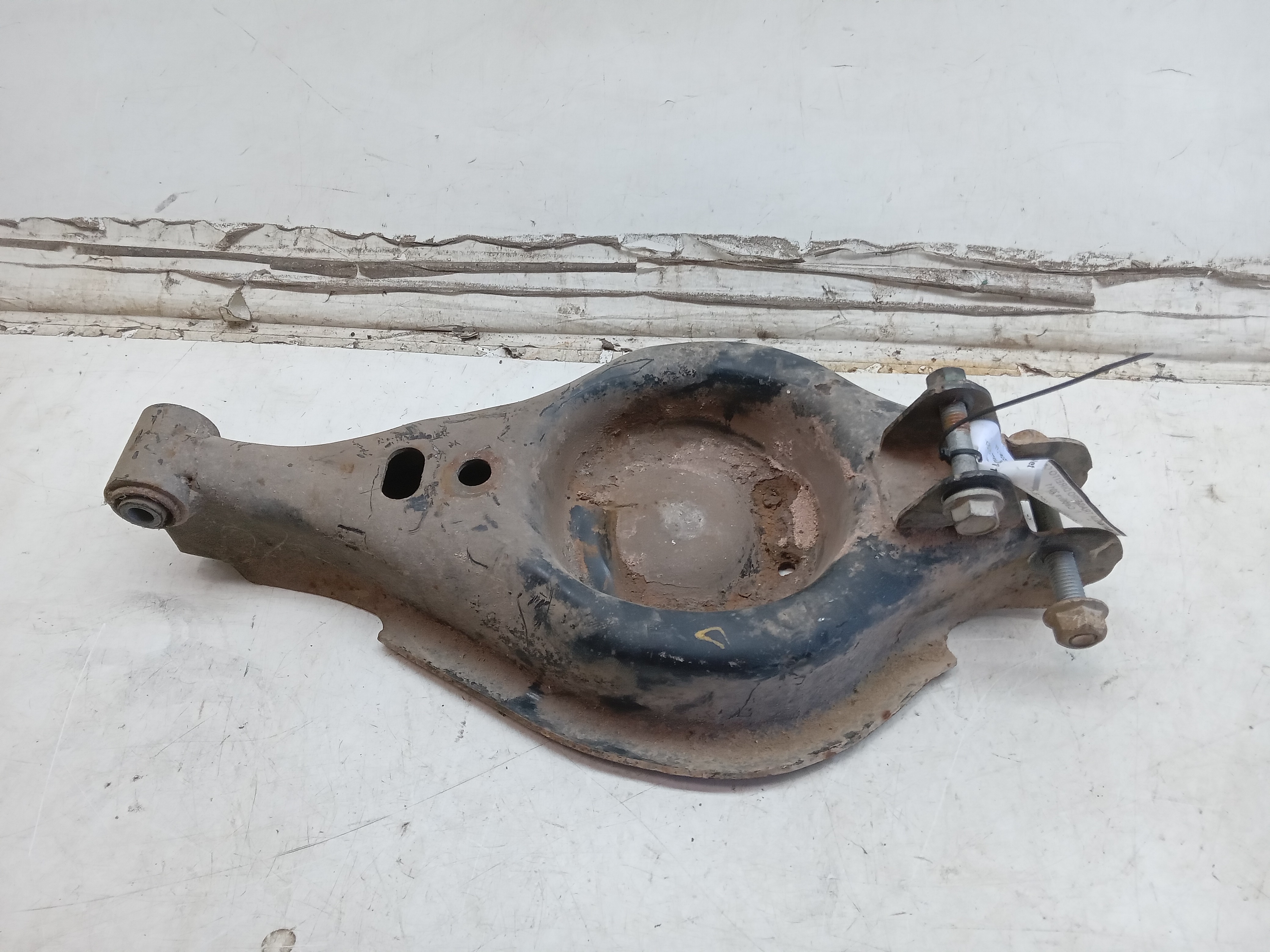 BANDEJA BALANÇA TRAS LD Chevrolet Captiva 2011