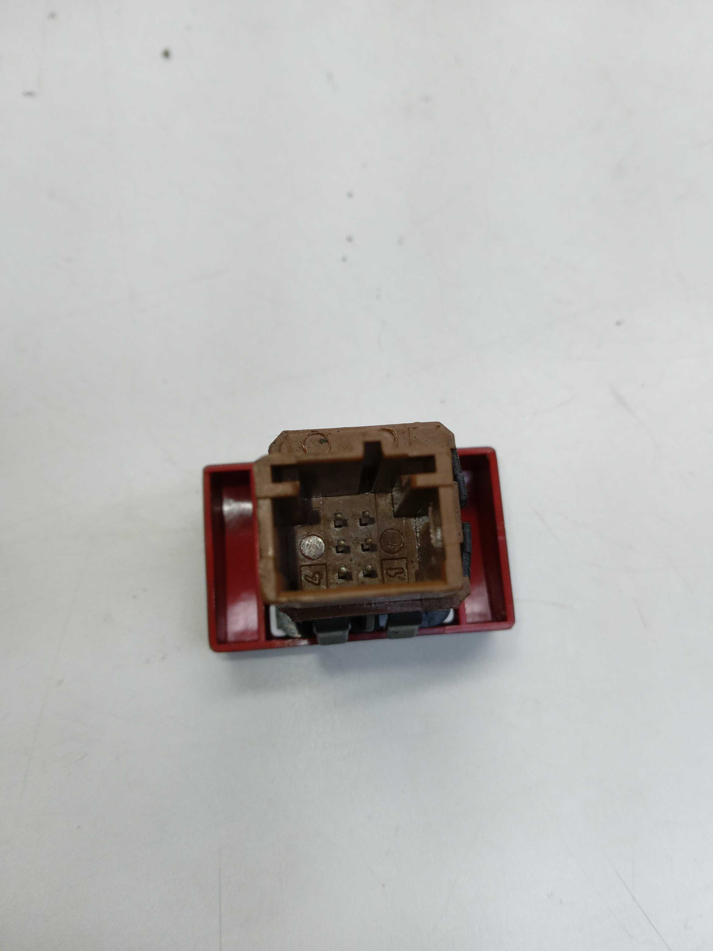 BOTÃO PISCA ALERTA CITROEN C3 2016 1