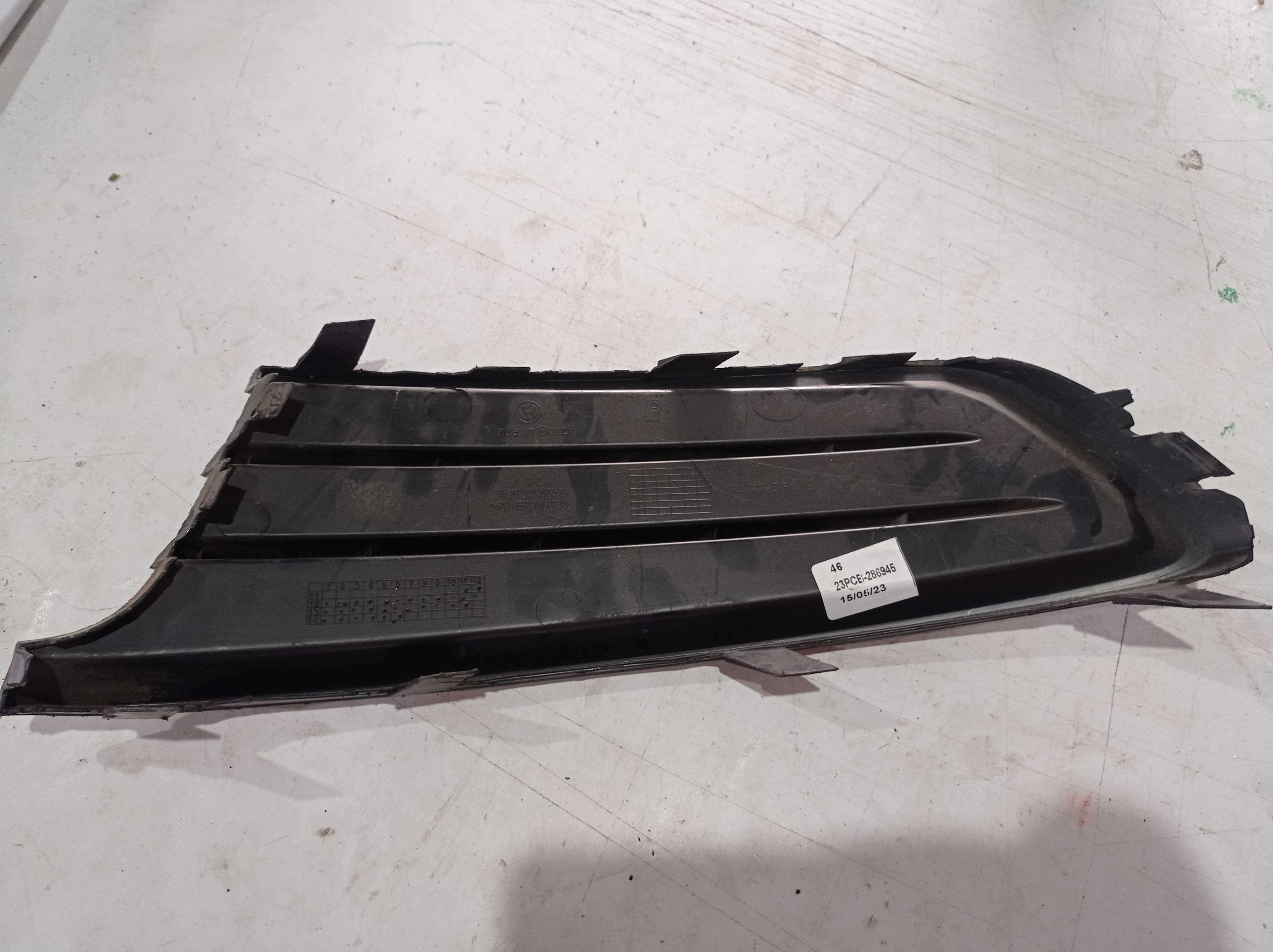 MOLDURA FAROL MILHA DIREITO VW GOL VOYAGE G5 2