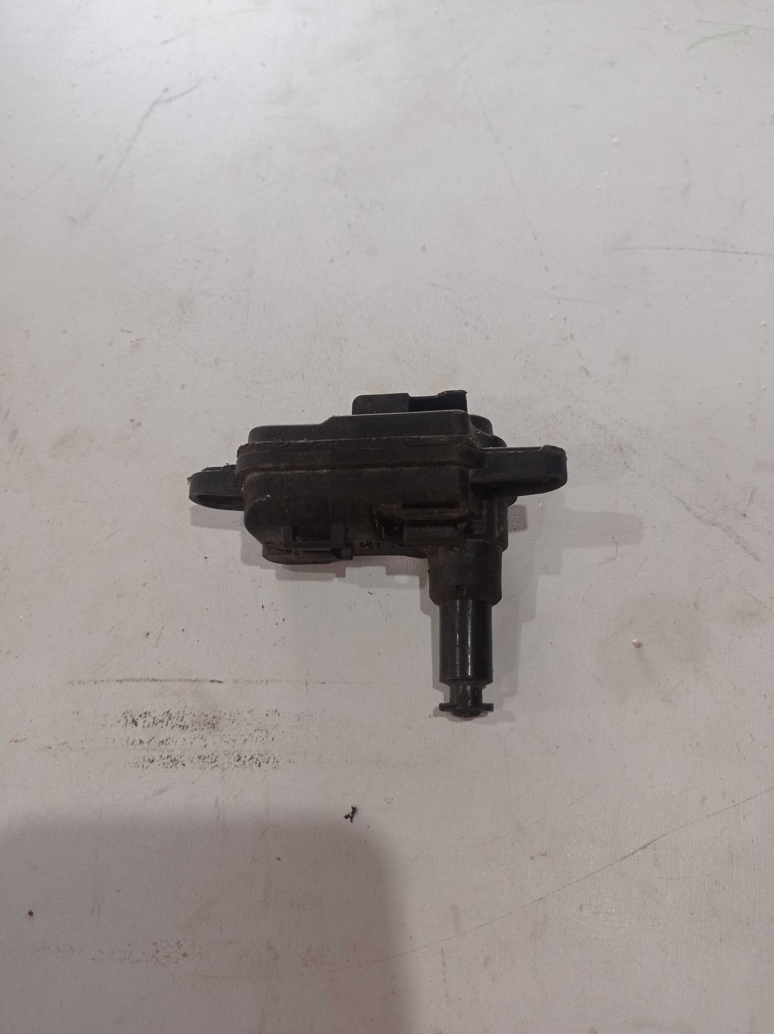 TRAVA ELÉTRICA TAMPA DO TANQUE AUDI A3