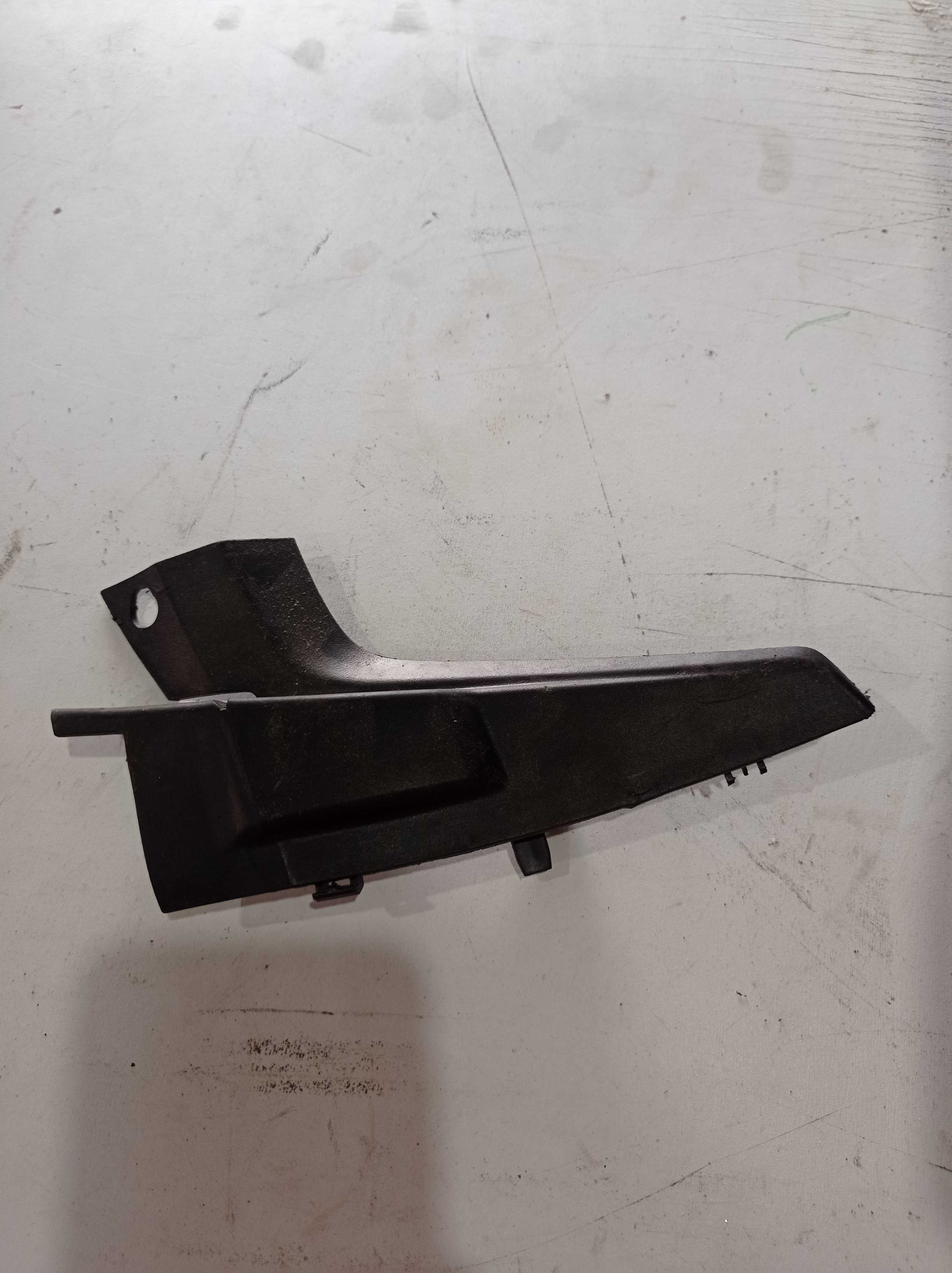 EXTENSÃO ESQUERDA GRADE VENTILAÇÃO FORD RANGER 2016 A 2020