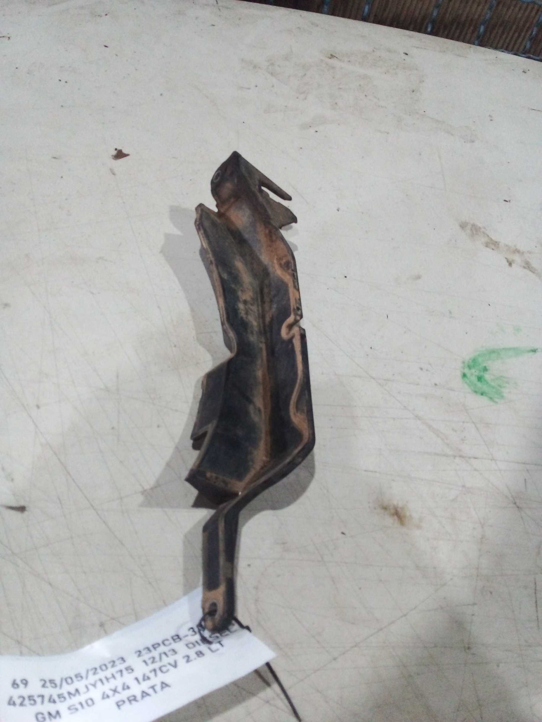 SUPORTE SENSOR POR VURABREQUIM S10 2.8  55598706