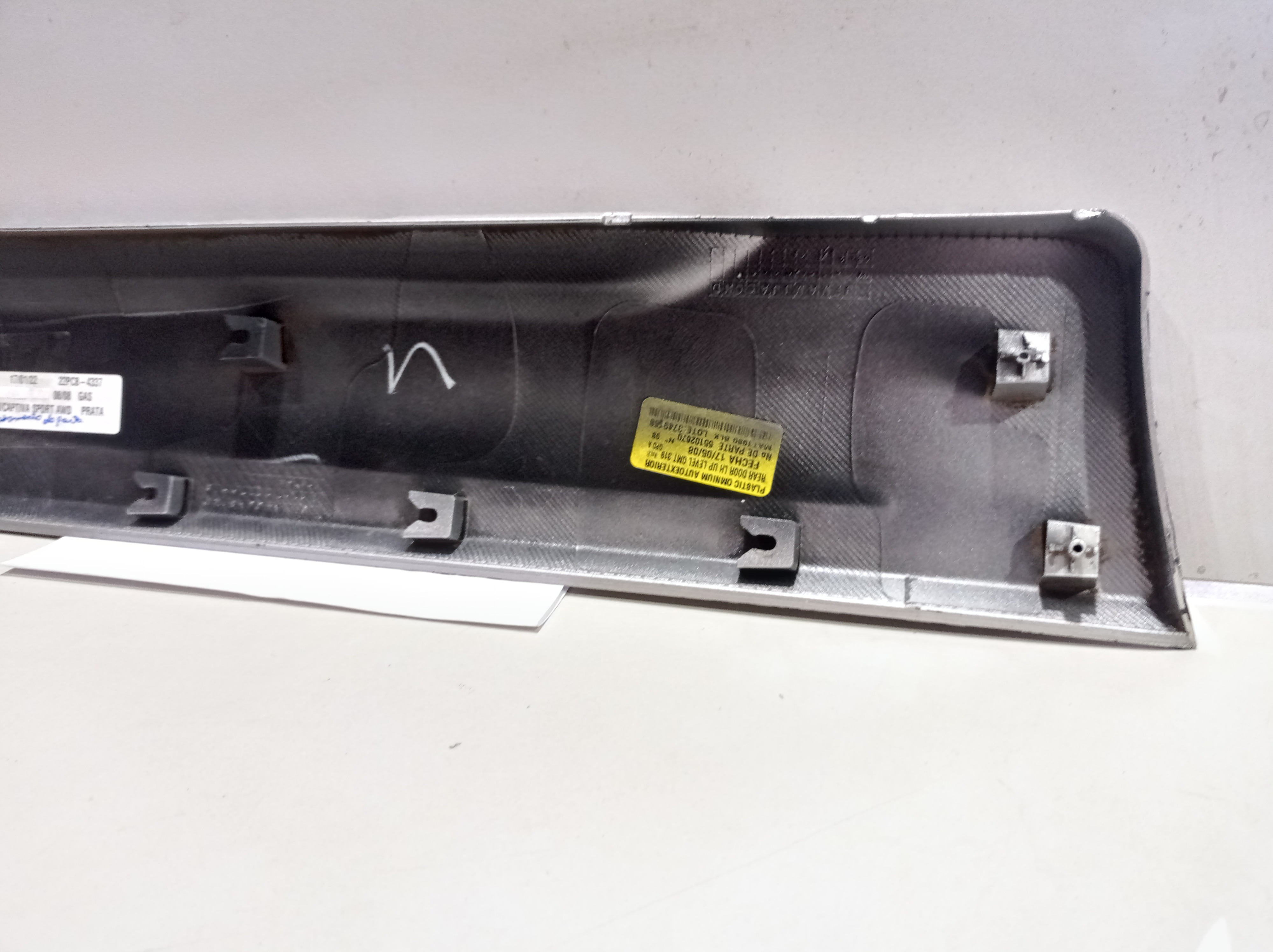 * Friso Moldura Porta Traseira Ld Gm Captiva 2008 A 2010 Prateado 6