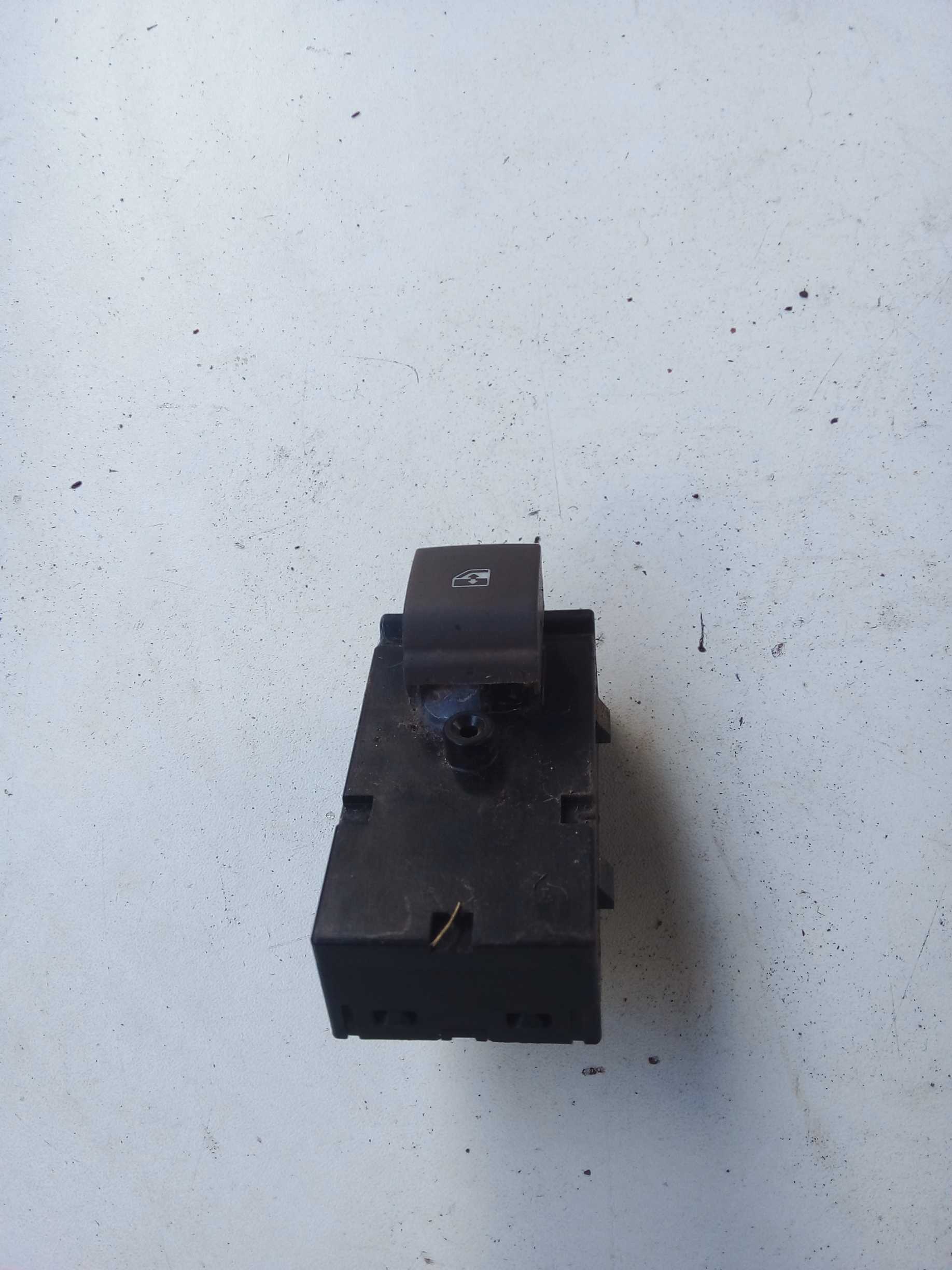 BOTAO COMANDO VIDRO ELETRICO TRÁS ESQ CRUZE 2017 1