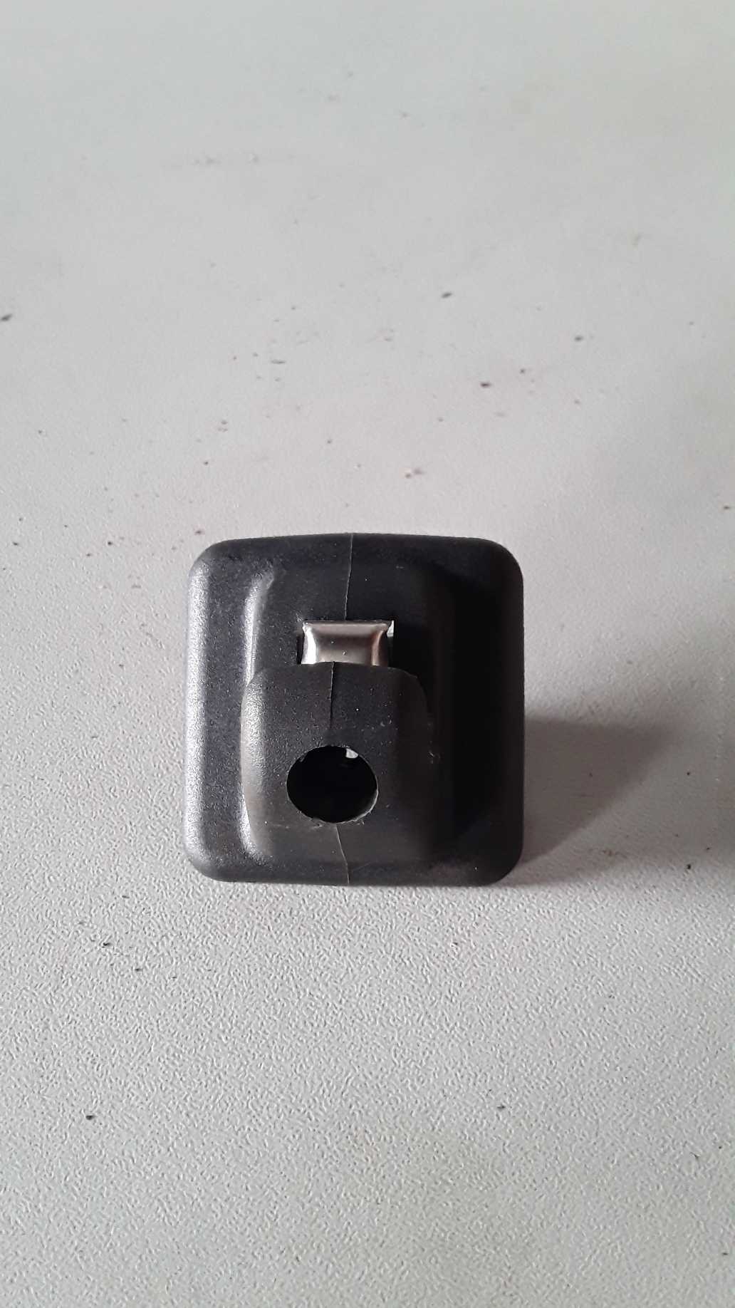 Presilha Suporte Quebra Sol Esquerdo Citroen Ds3 2012 1
