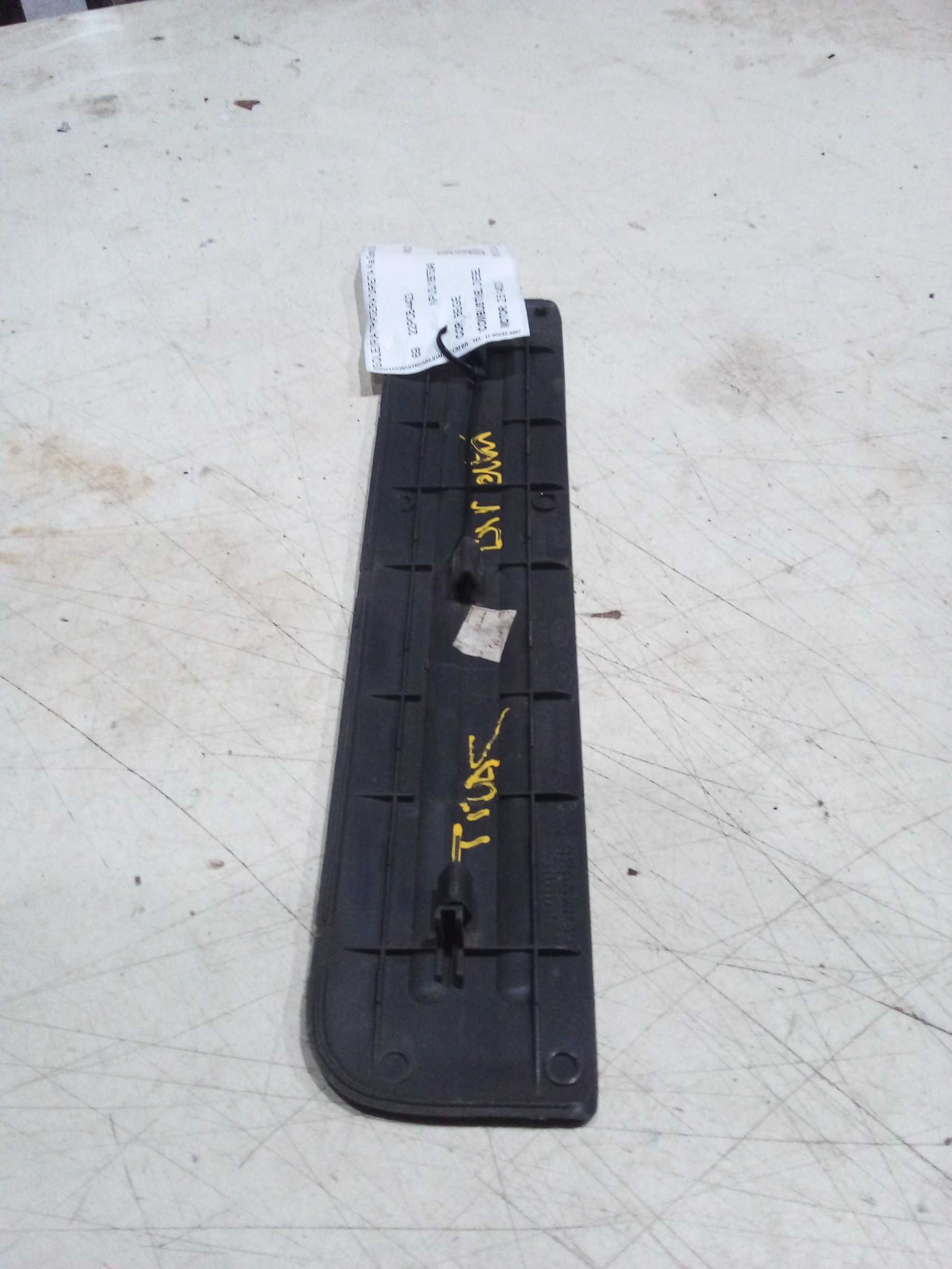 SOLEIRA TRASEIRA DIREITA Kia Sorento 2009   858833e000 2