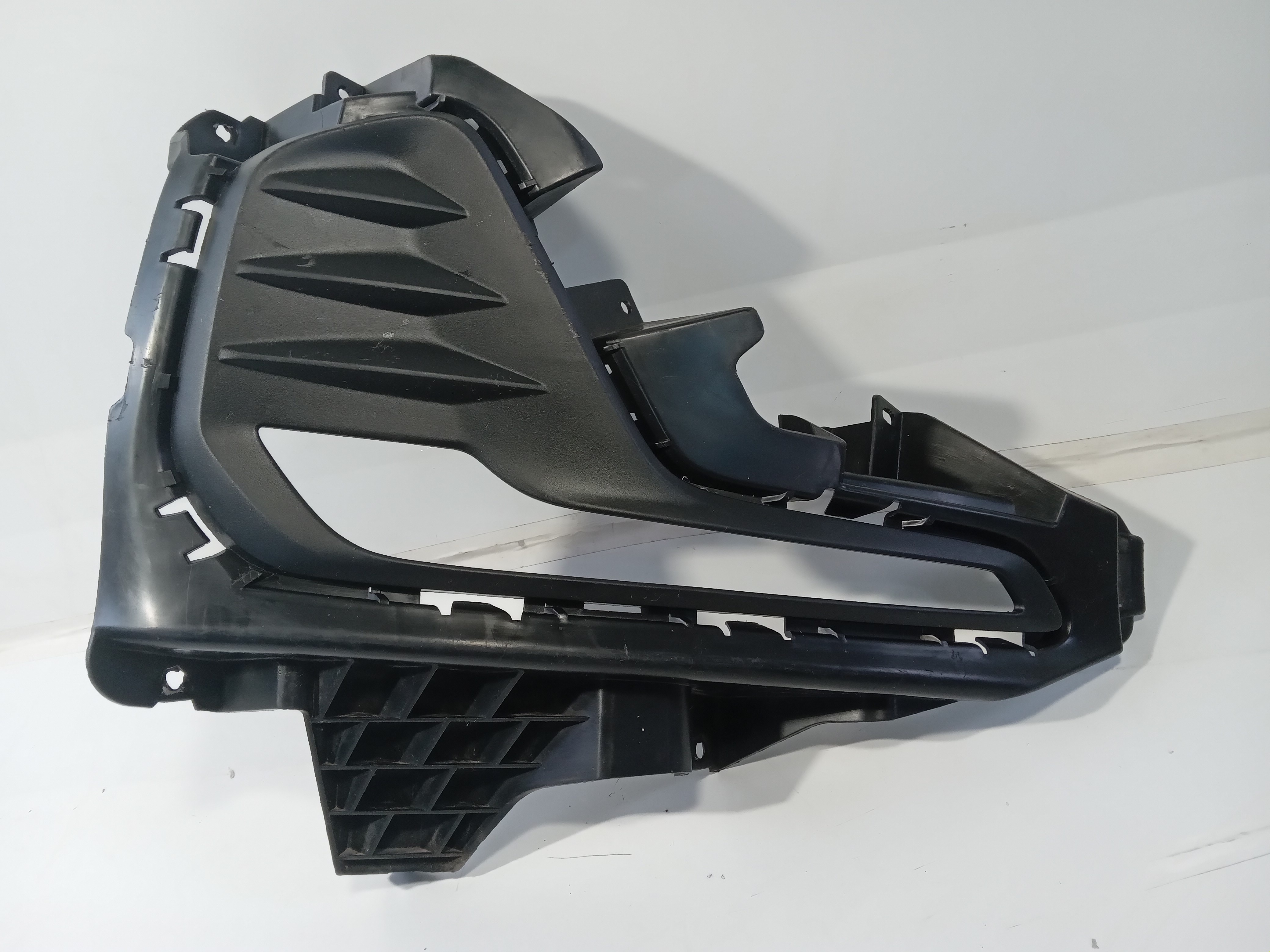 Moldura Milha Luz Drl Direito Gm Onix 2019 2020 26305044 1