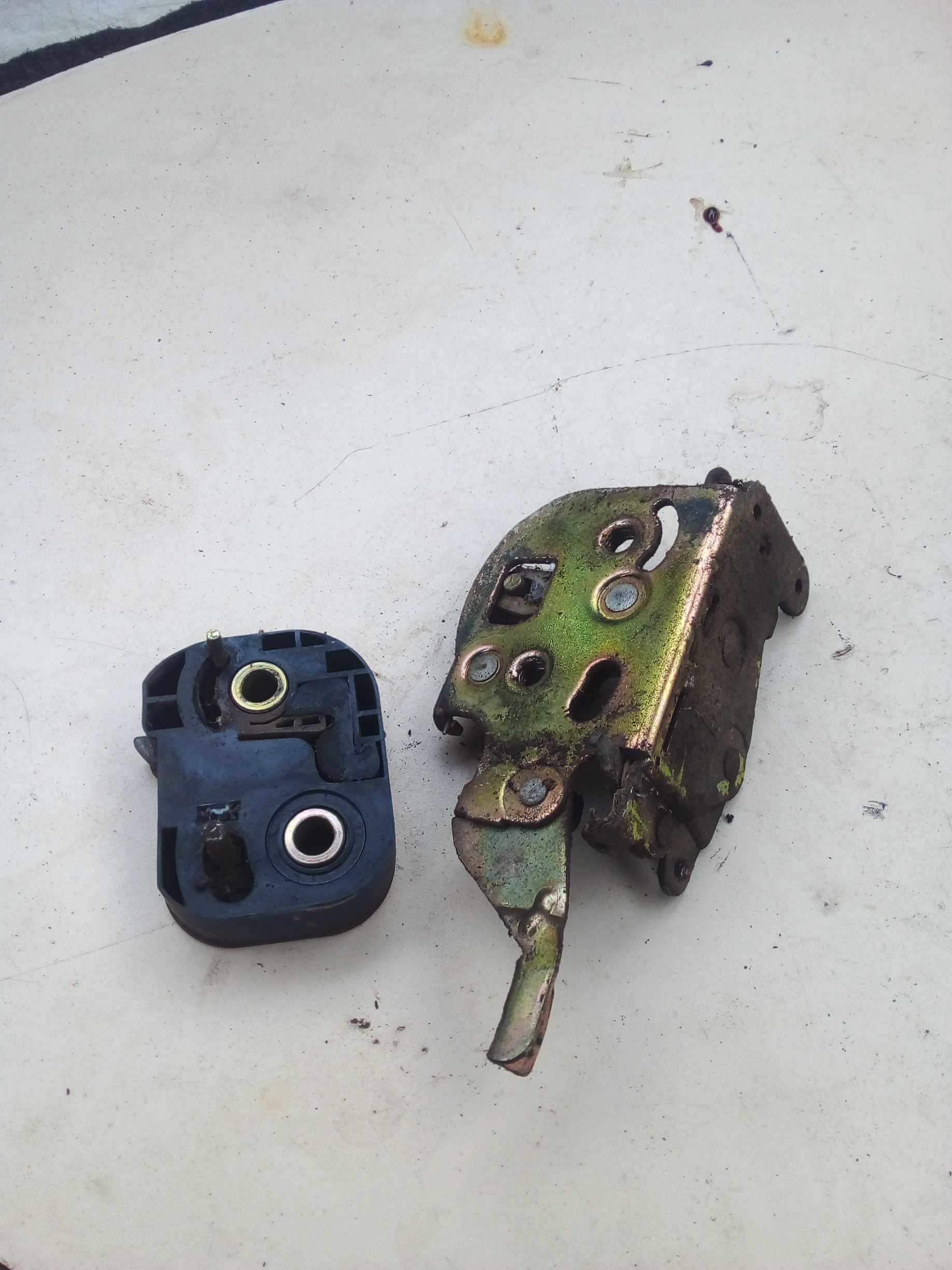 FECHADURA PORTA TRÁS DIREITA UNO 95