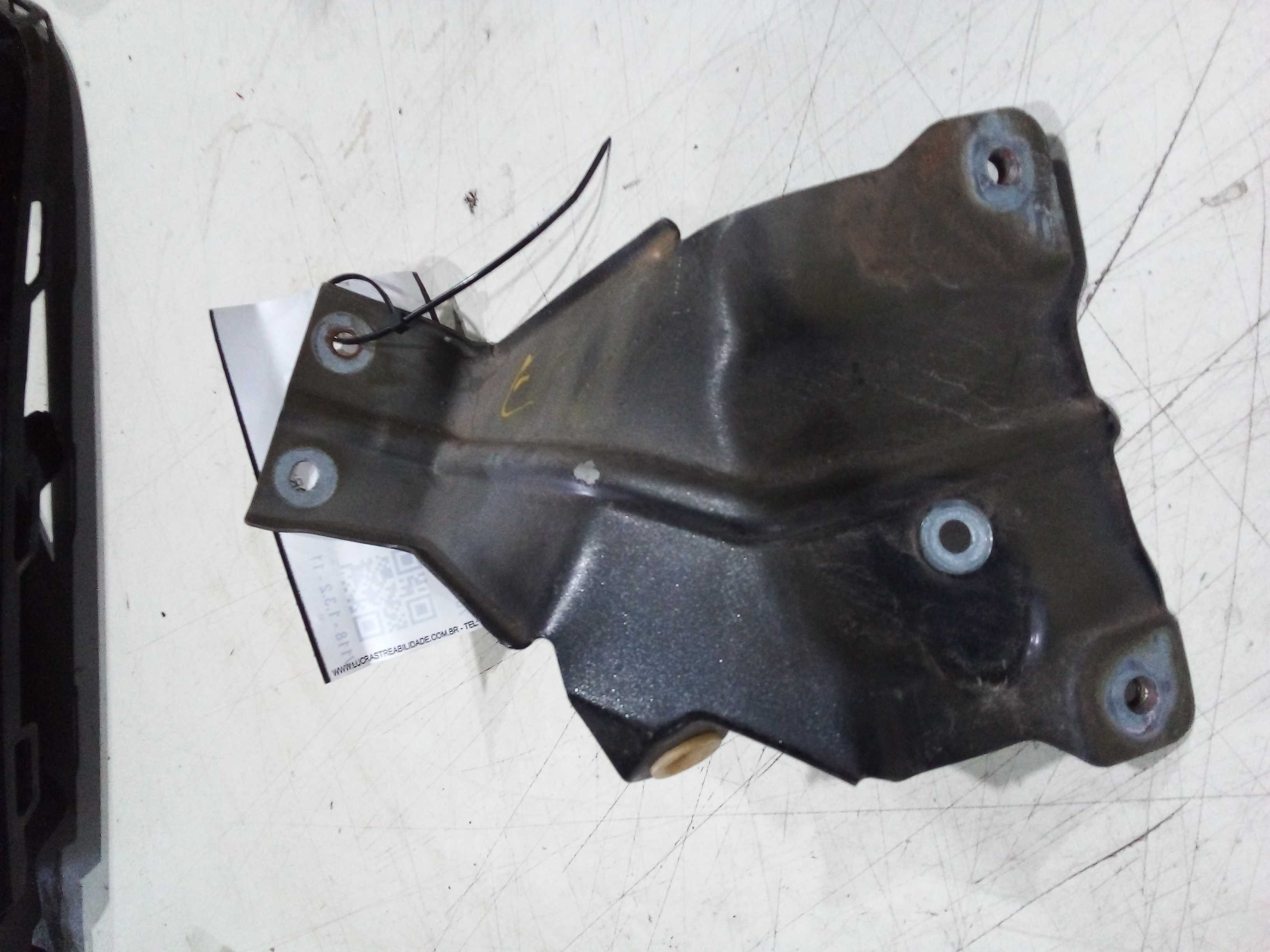 SUPORTE DO PARALAMA ESQUERDO Chevrolet Captiva 2011 1