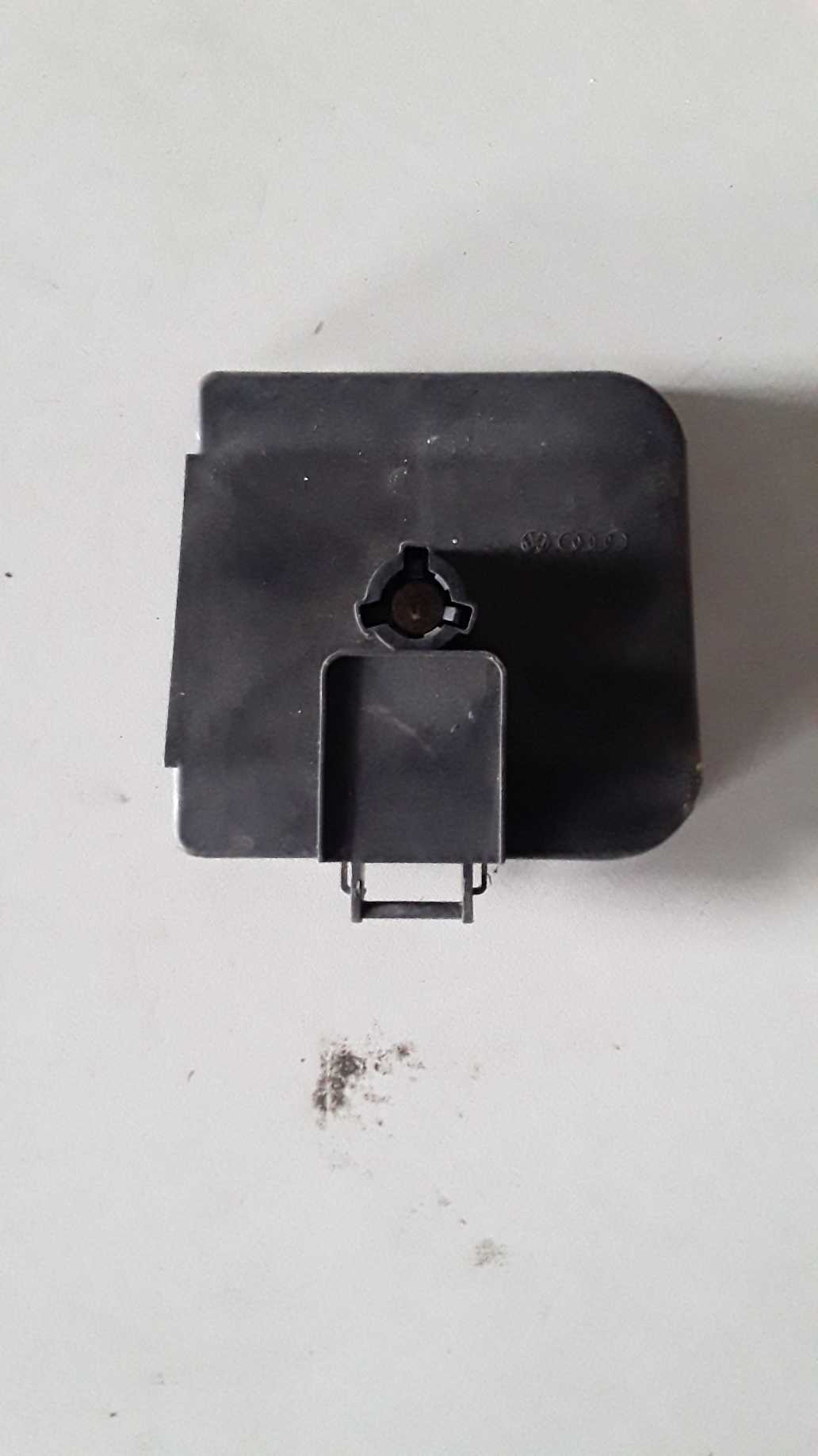Tampa Caixa Relê Vw Fox Spacefox 2004/2010 5z0937701 1