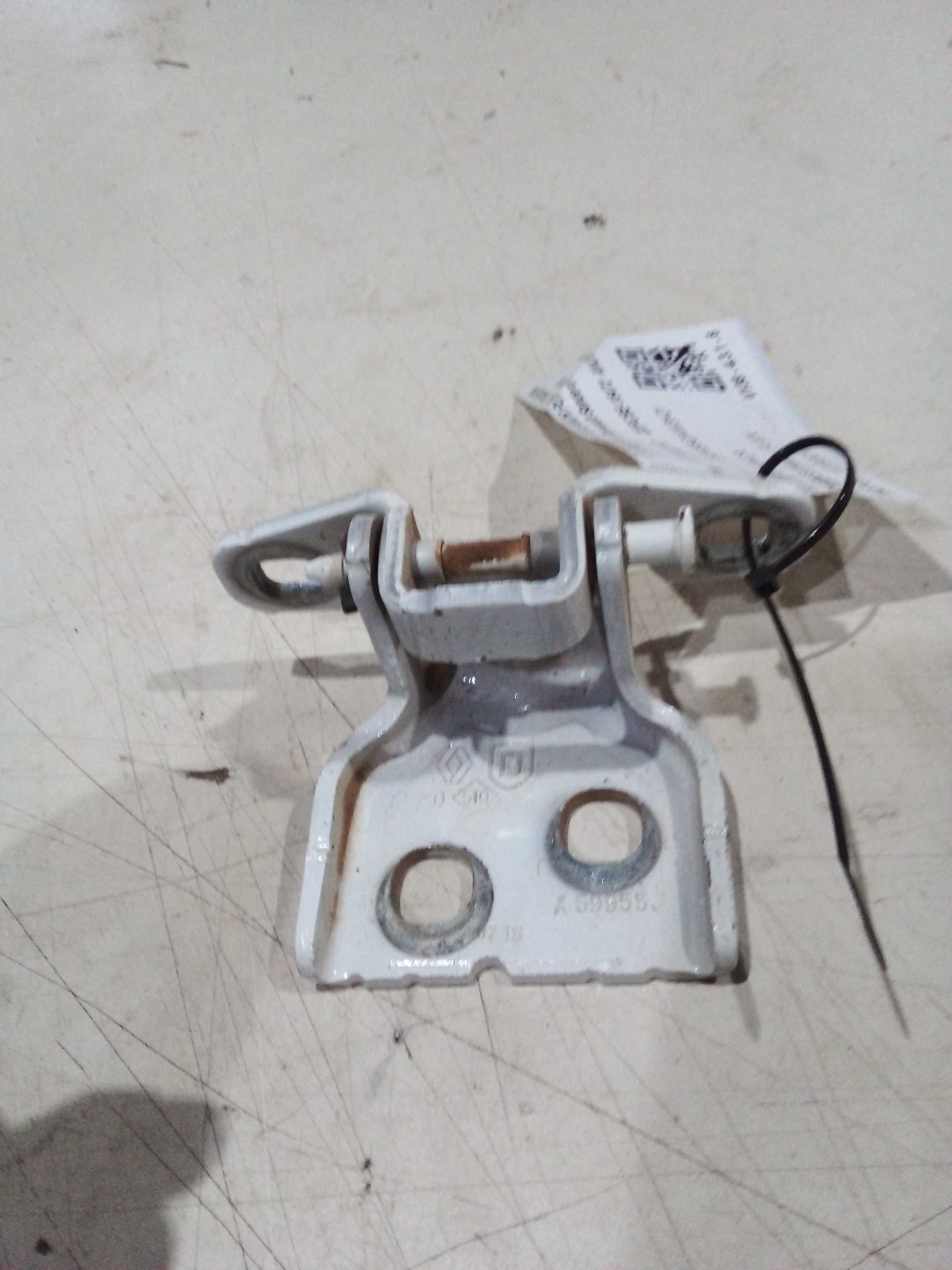 DOBRADIÇA INFERIOR PORTA TRASEIRA DIREITA Renault Sandero 20 1