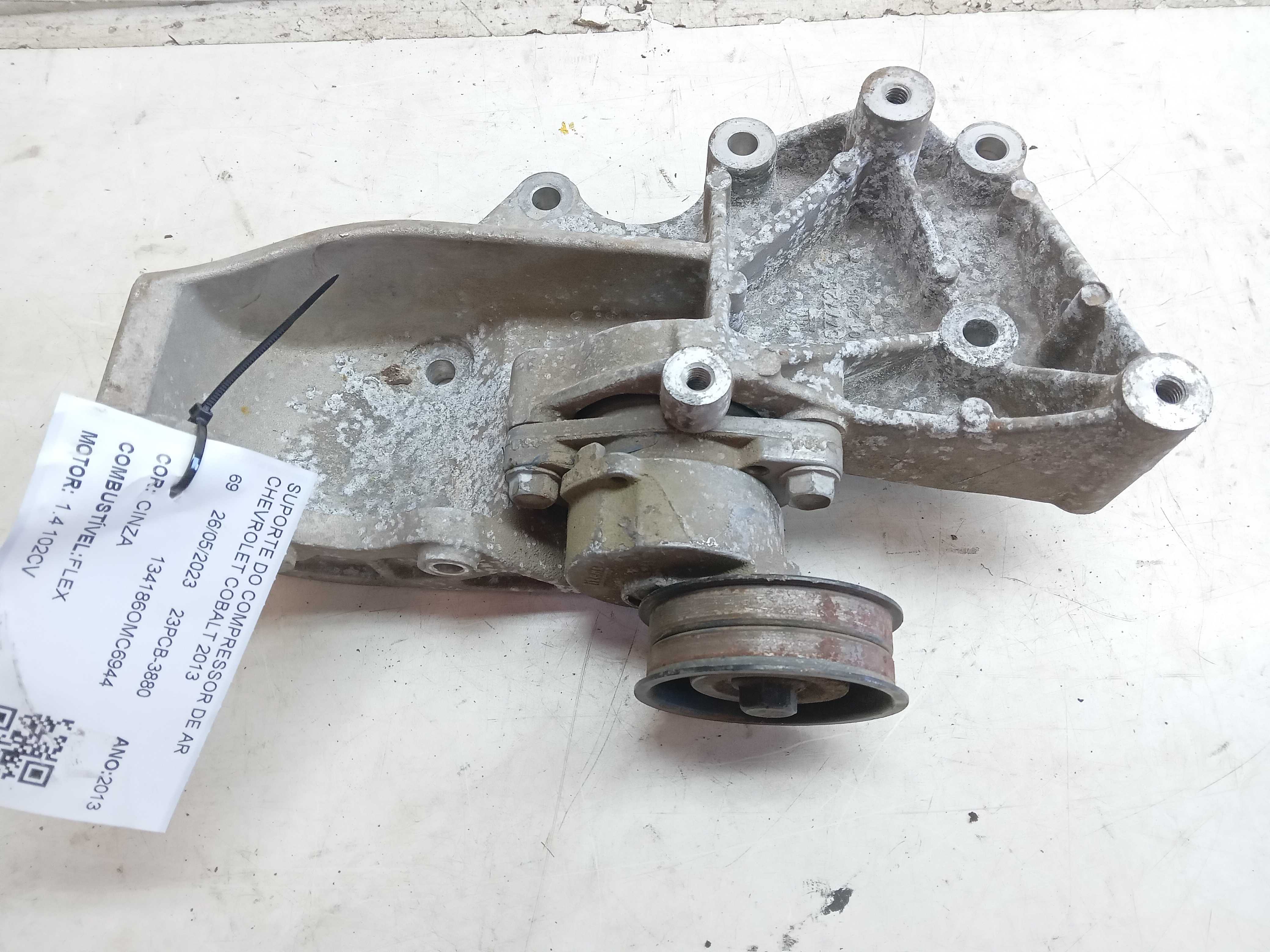 SUPORTE DO COMPRESSOR DE AR CHEVROLET COBALT 2013