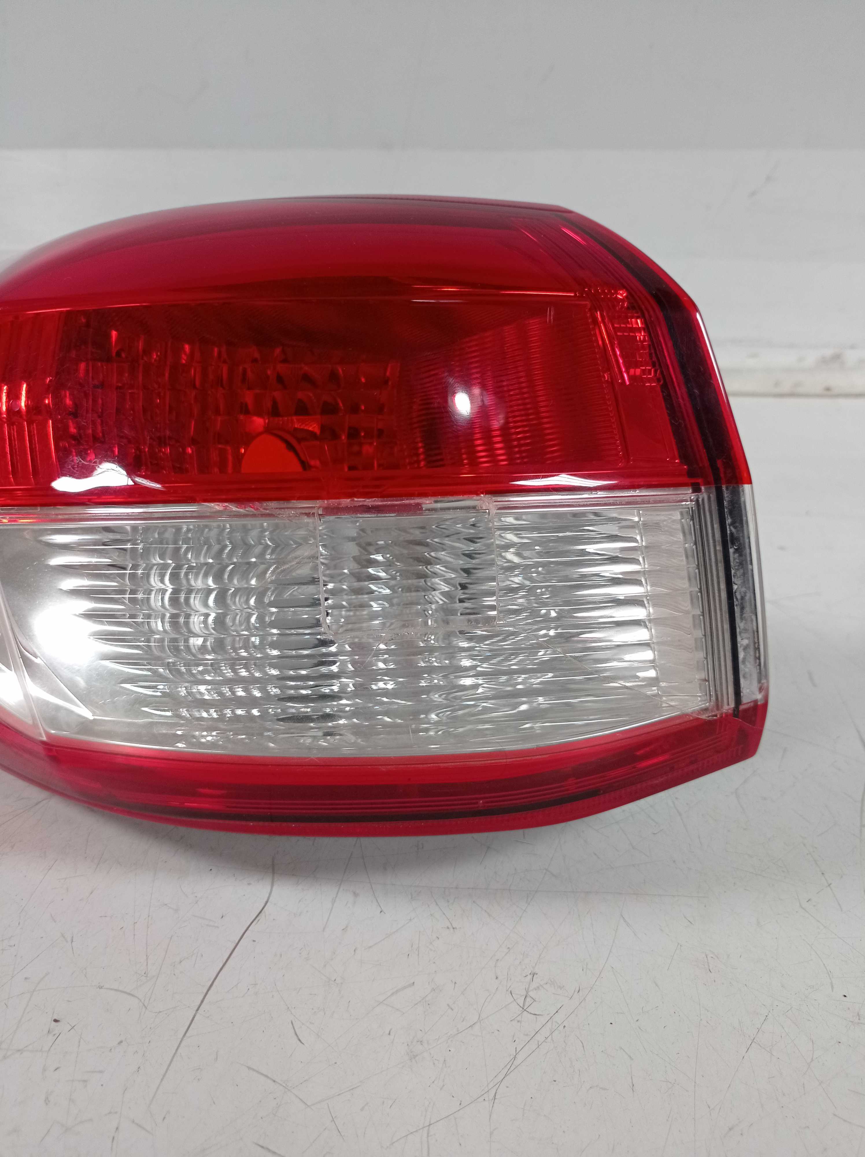 LANTERNA TRASEIRA ESQUERDA TOYOTA YARIS SEDAN 19 RECUPERADA 2