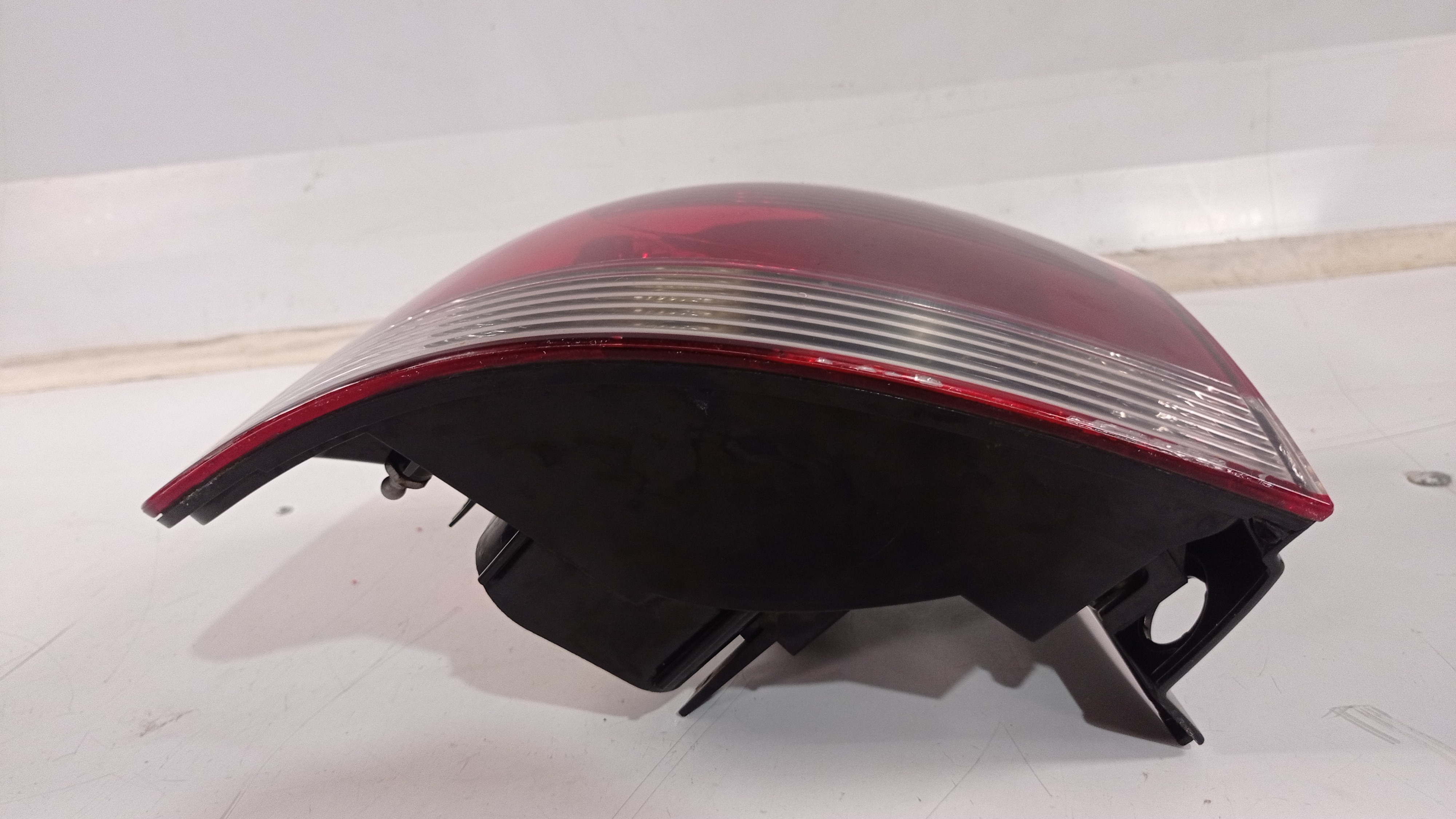 Lanterna Traseira Esquerda Vw Touareg 2007 A 2009 Recuperada 8