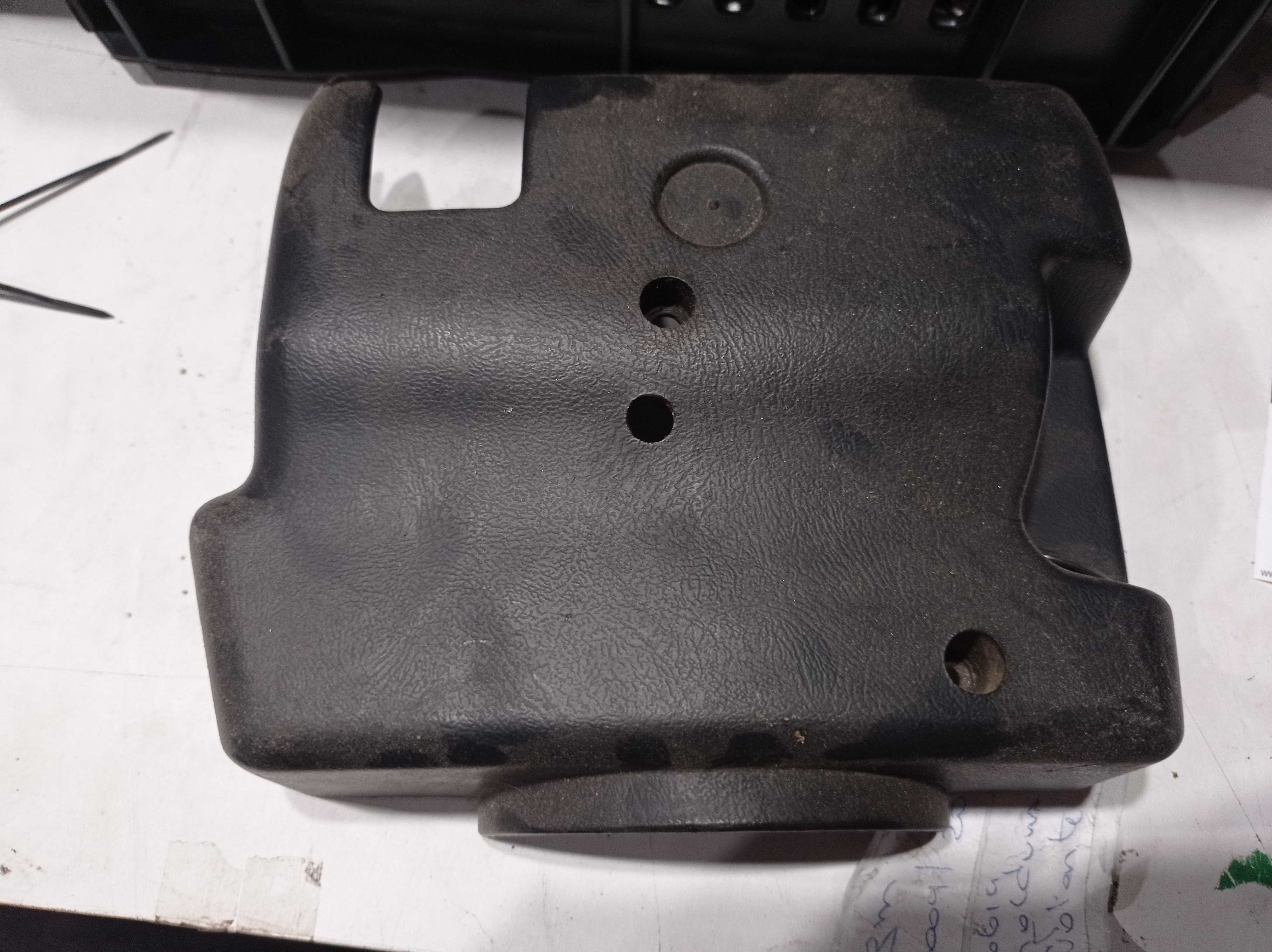 MOLDURA INFERIOR DO VOLANTE GM S10 2004 A 2011 1
