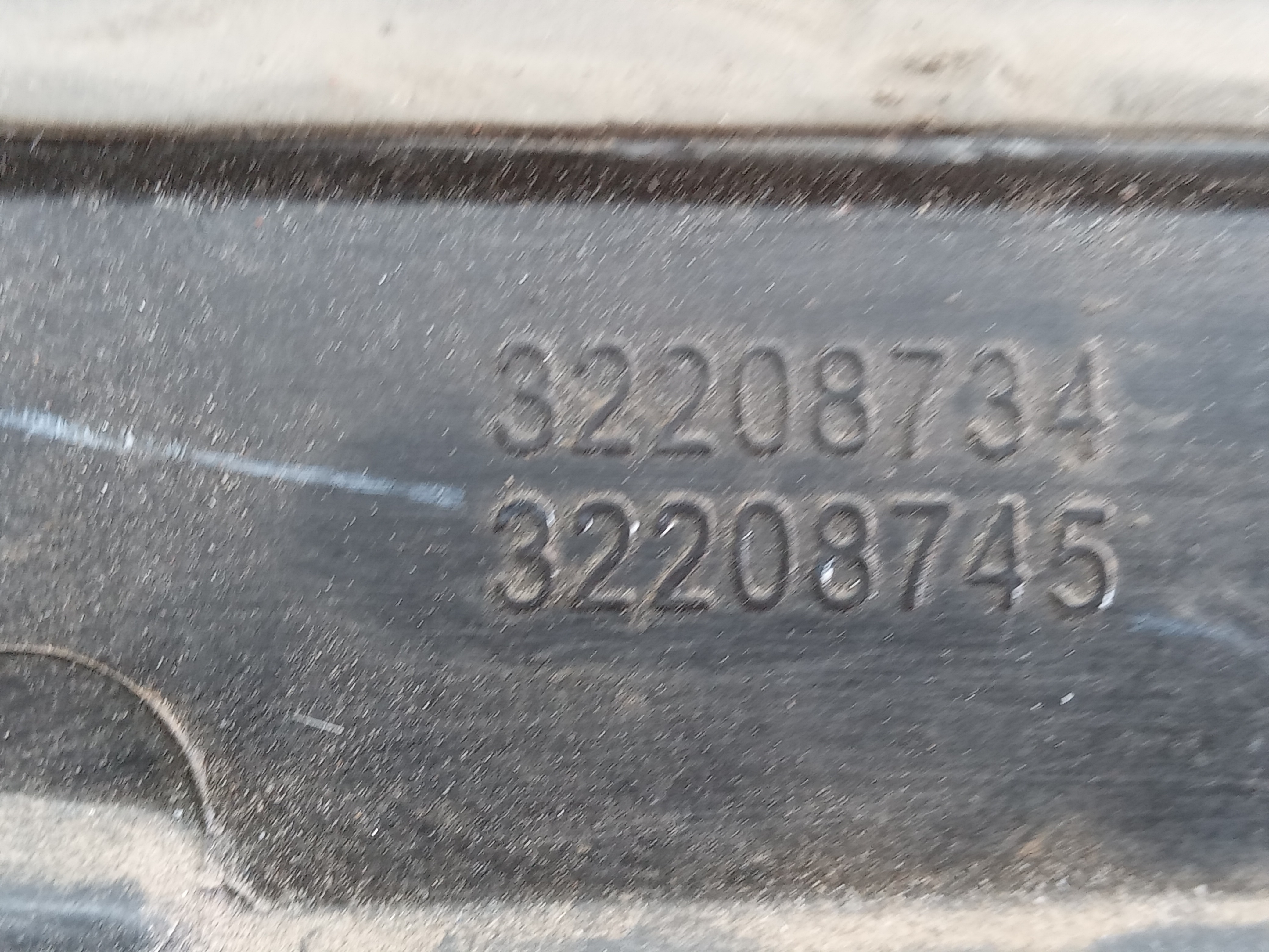MOLDURA INFERIOR PORTA TRAS LD VOLVO XC60 2020 3