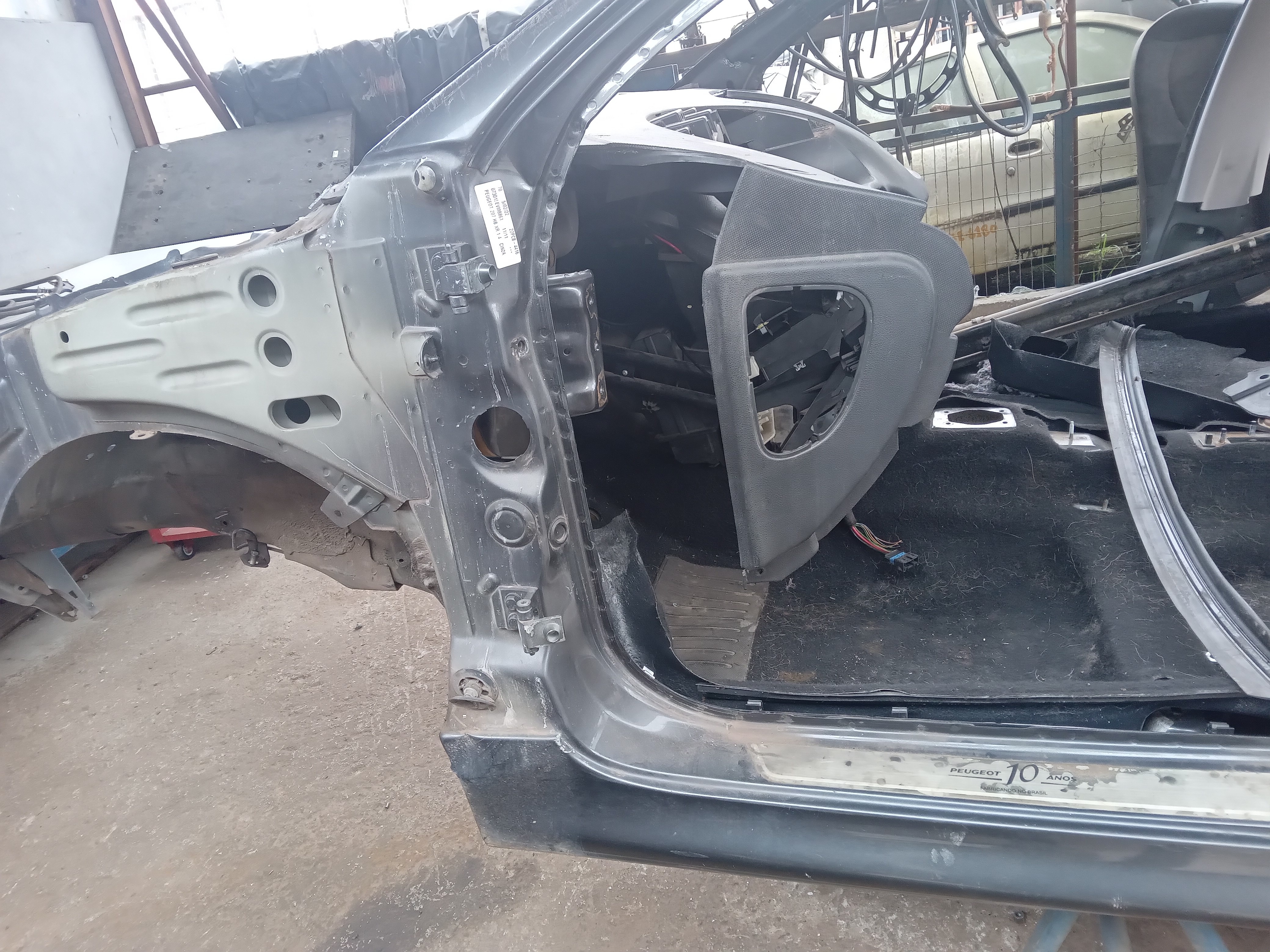ACABAMENTO ROSCA GALHADA FORD RANGER 2004