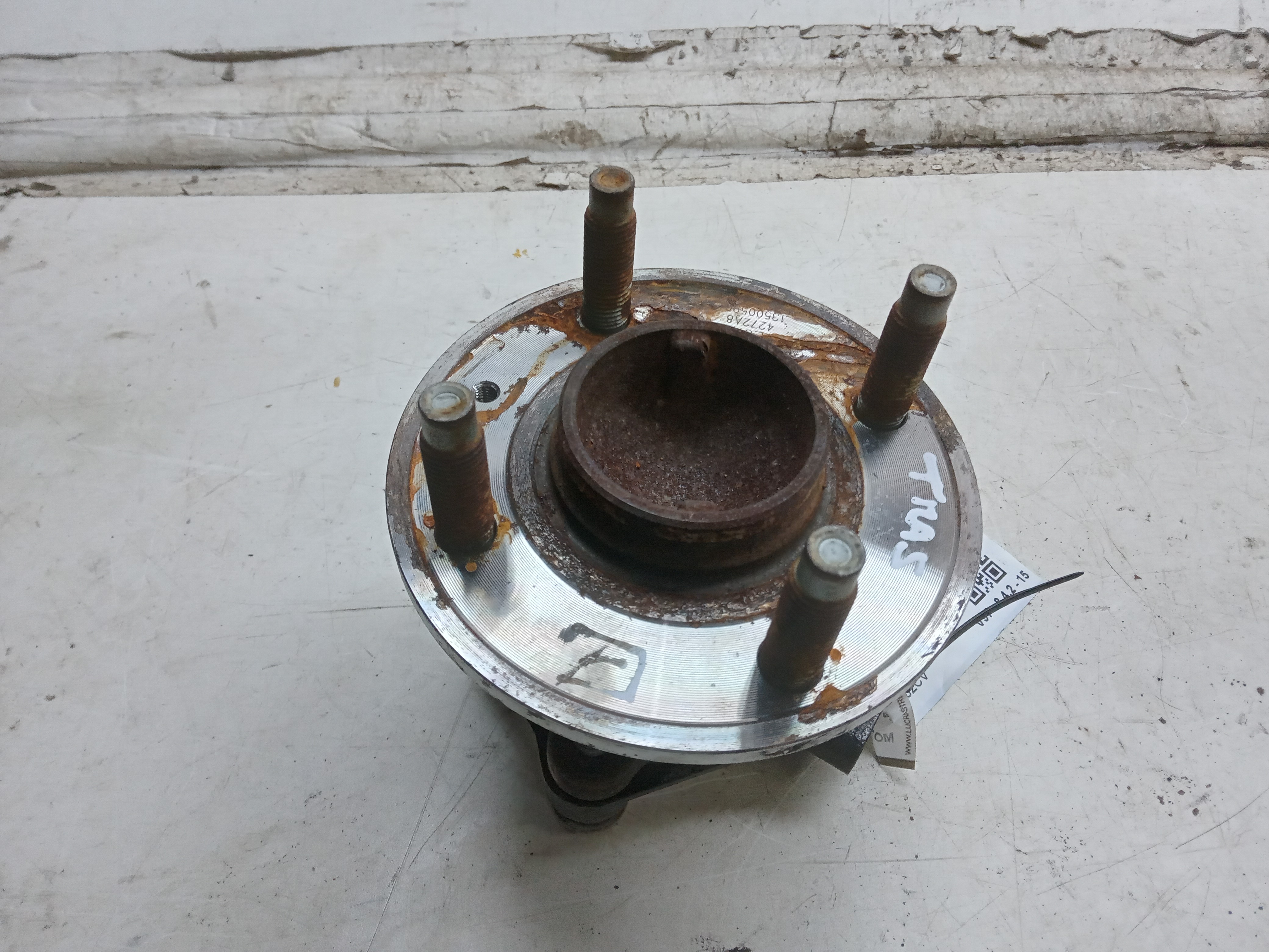 CUBO TRASEIRO ESQUERDO CHEVROLET COBALT 2013 2