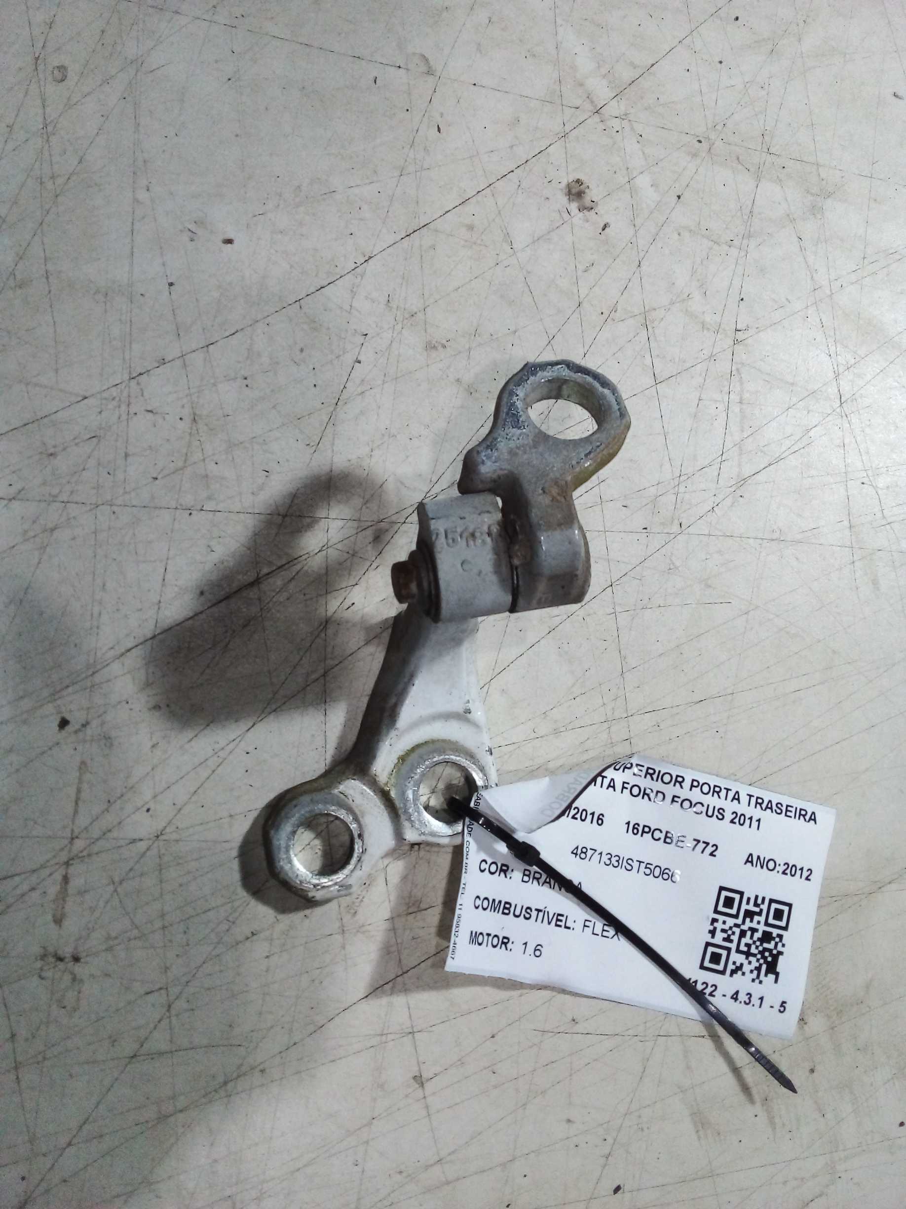 DOBRADIÇA SUP PORTA TRAS DIREITA FORD FOCUS 2011  3M151R2660 2