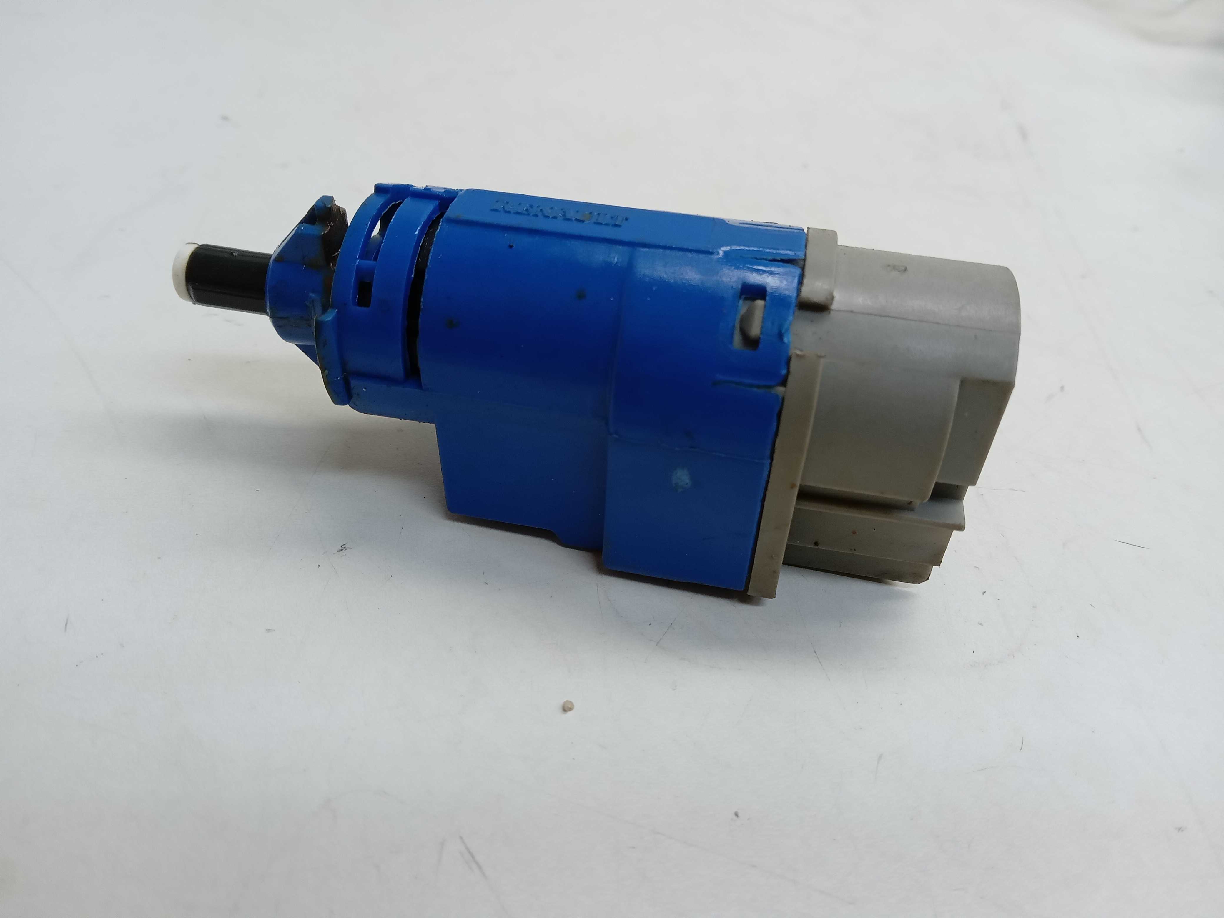 INTERRUPTOR DE EMBREAGEM Renault Kwid 2019 1